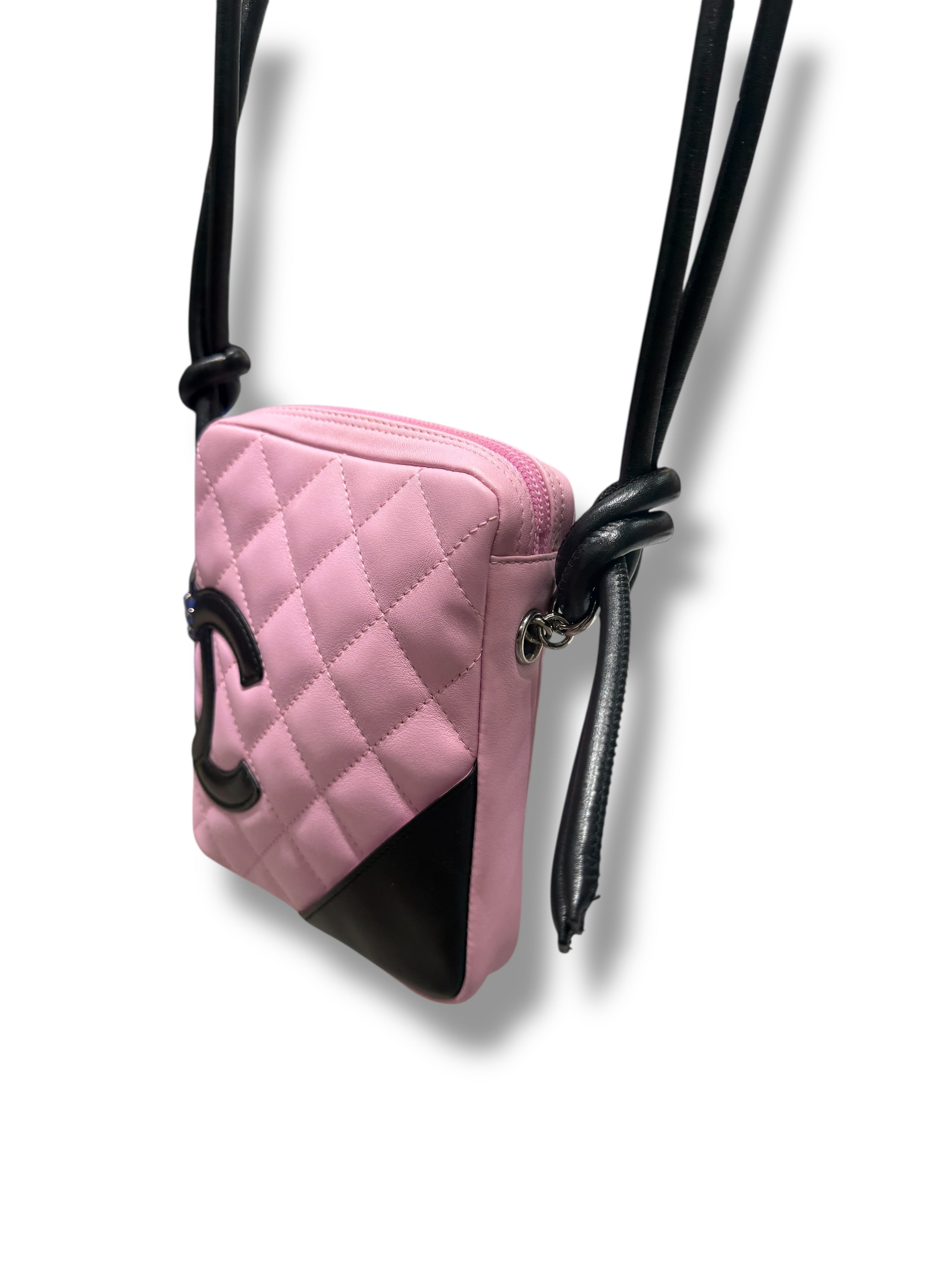 Chanel - Sac Mini Reporter Cambon Rose Et Noir | Les Folies d’Eugénie