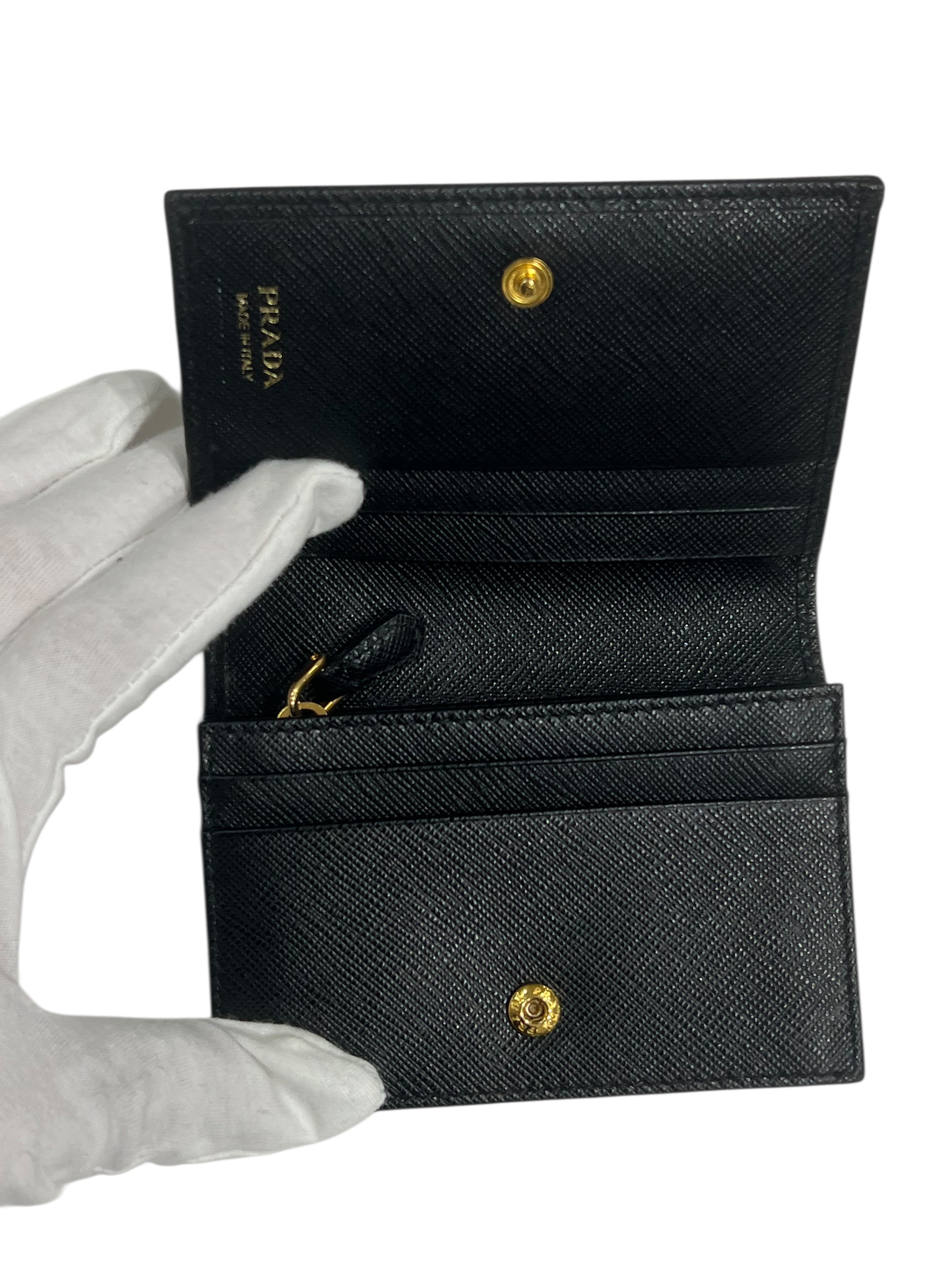 PRADA - porte monnaie cuir saffiano noir