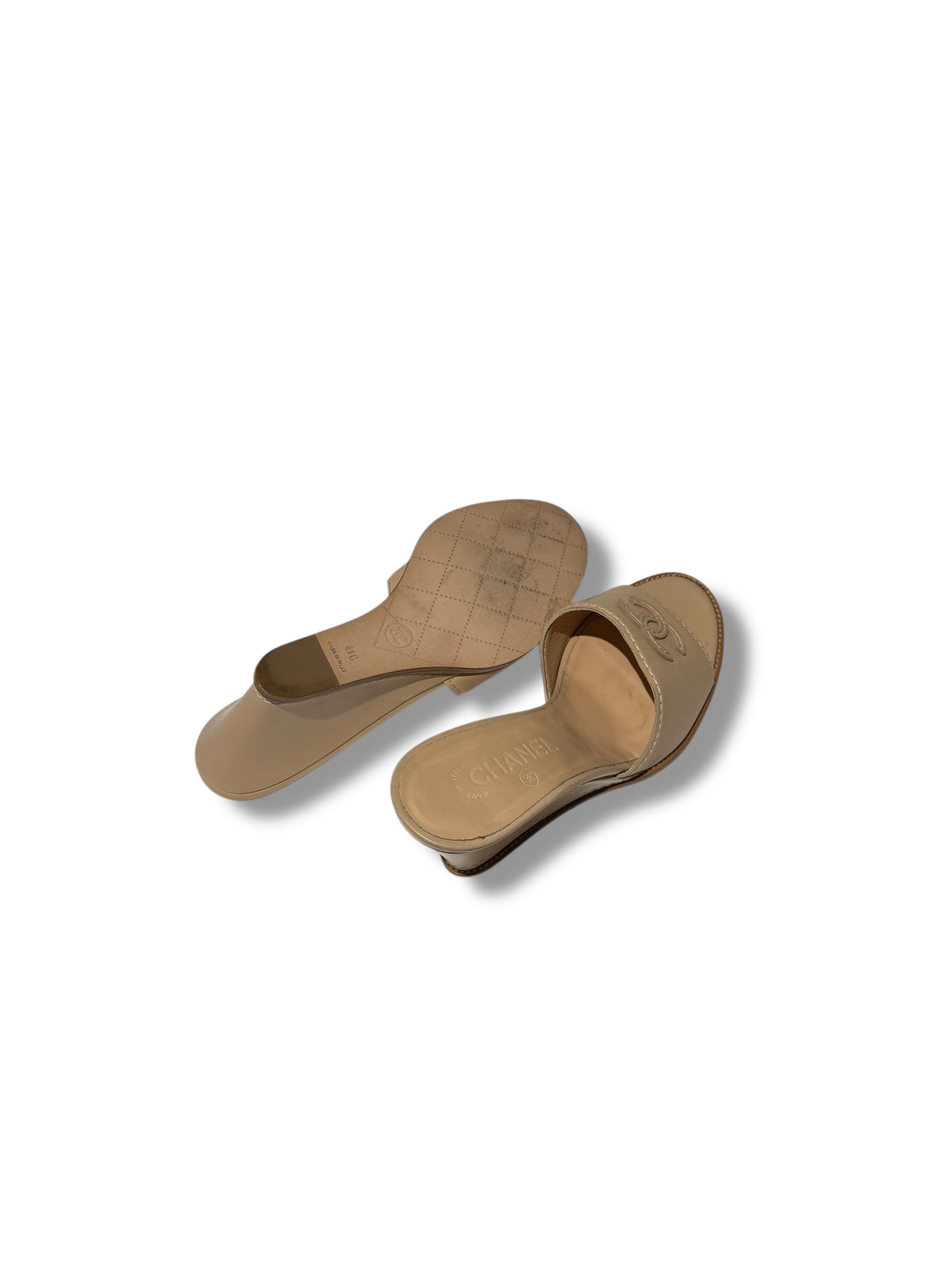 Chanel - Sandales compensées beige CC T41