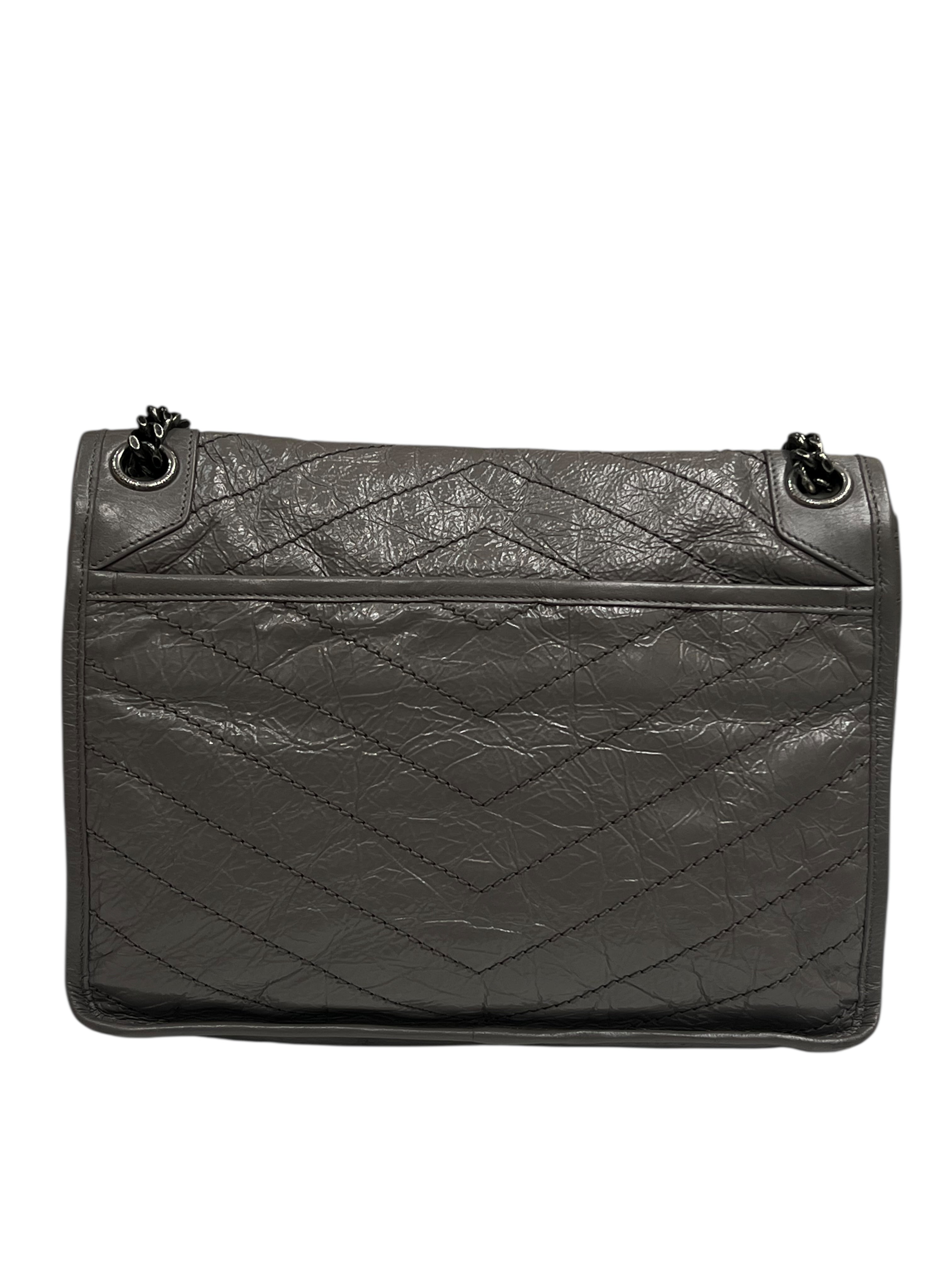 Saint Laurent - sac Nikki médium cuir vintage gris