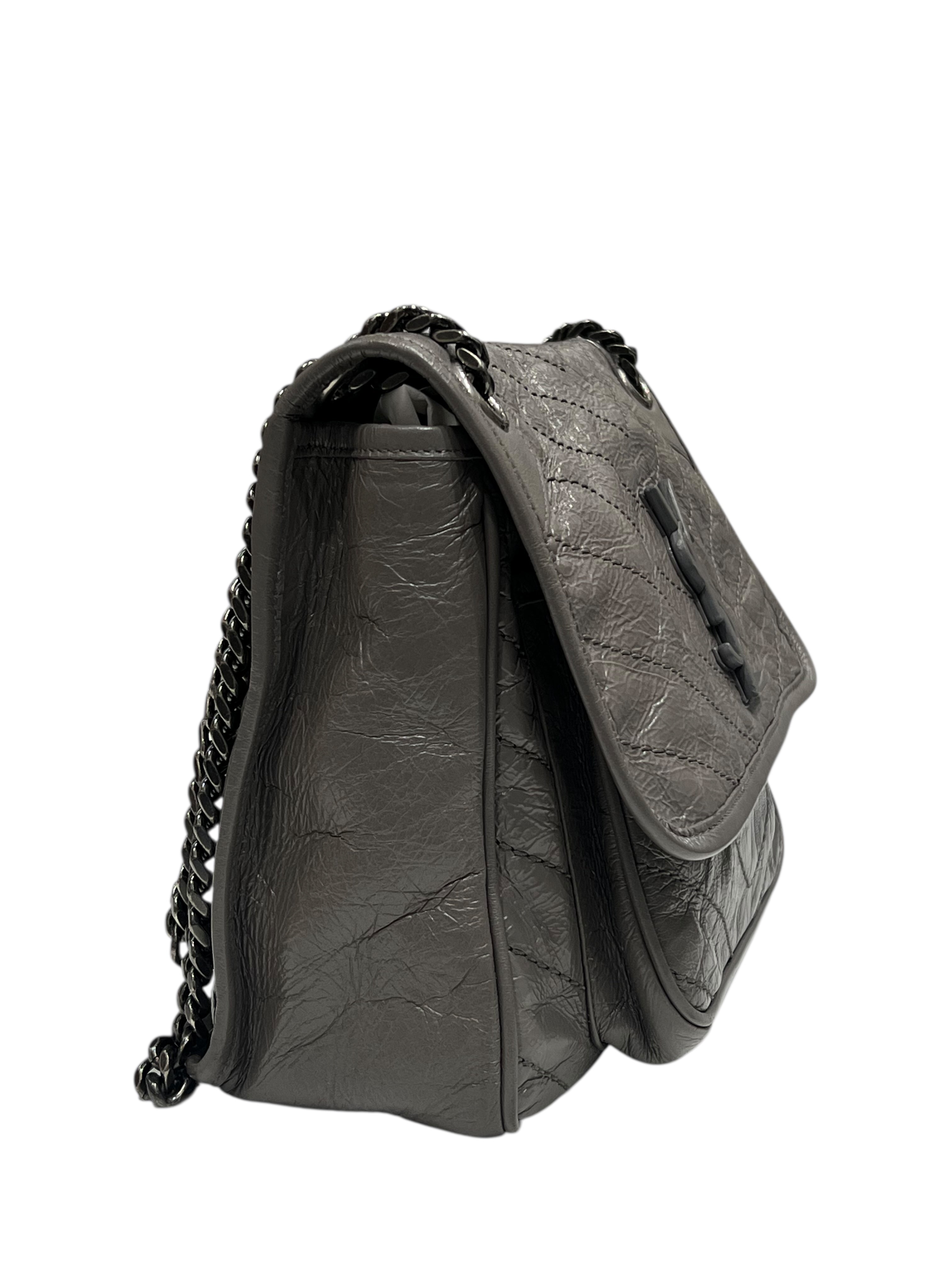 Saint Laurent - sac Nikki médium cuir vintage gris