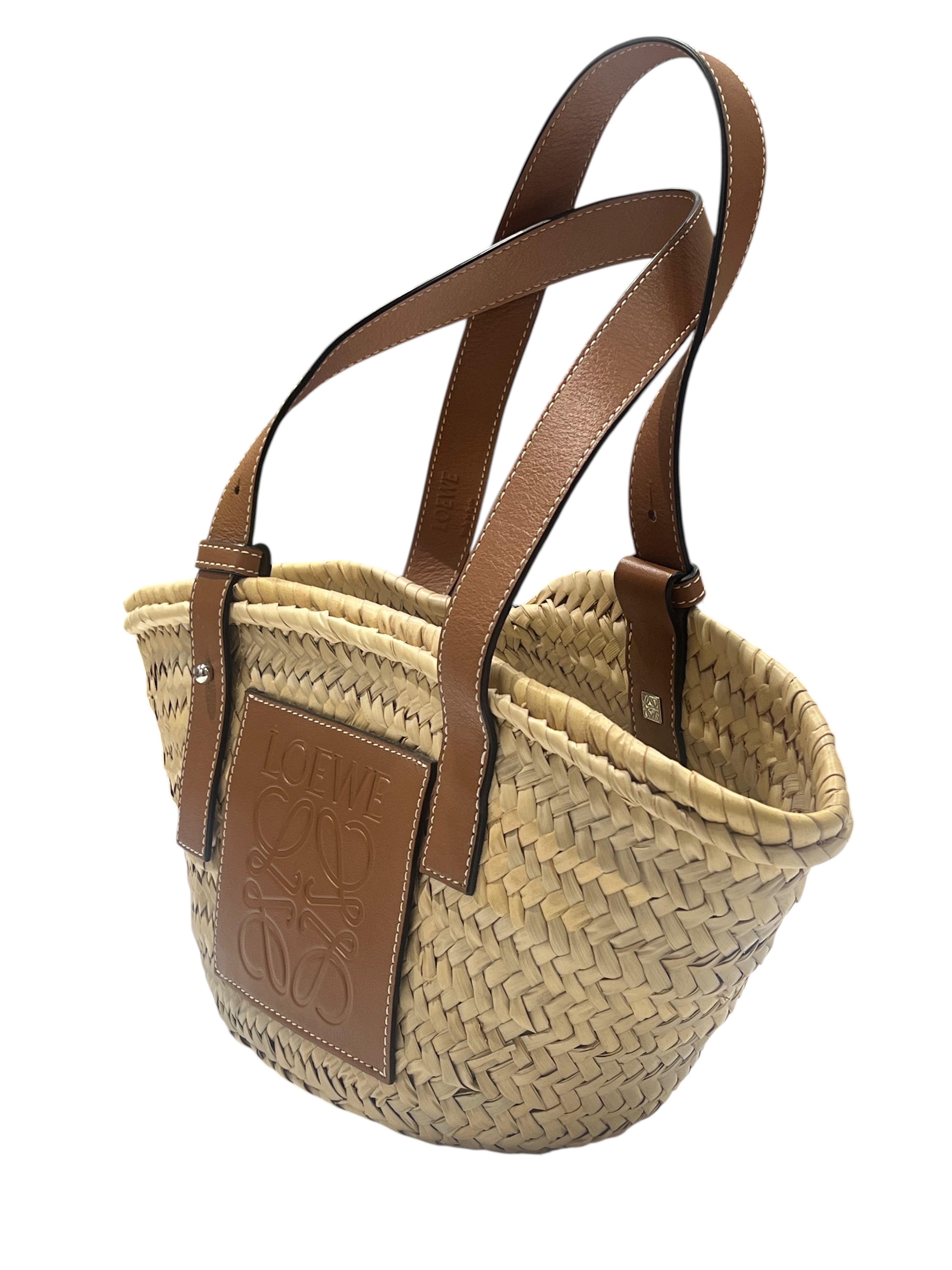 Loewe – Korbtasche aus Palmfaser und Leder, Gold PM