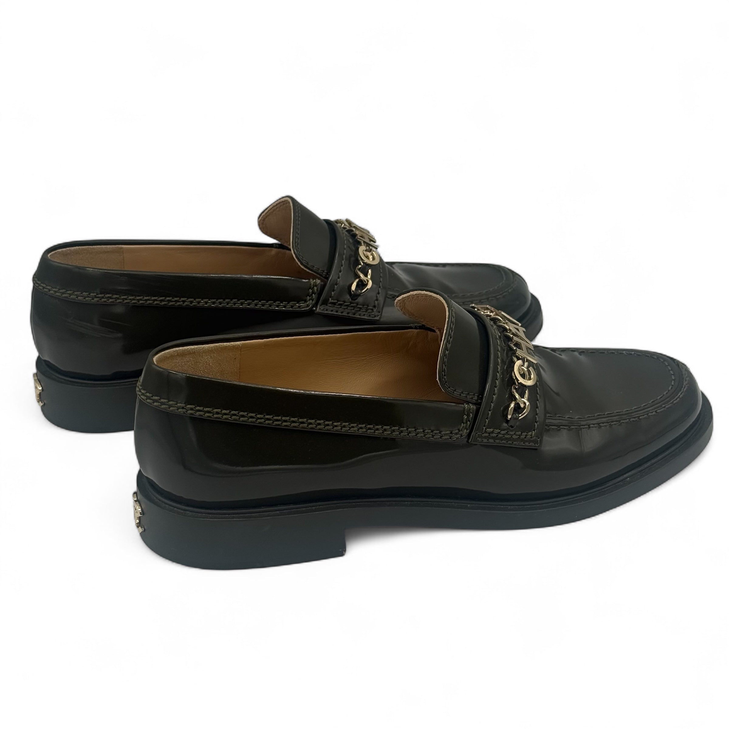 Chanel - Mocassins en cuir kaki T.39