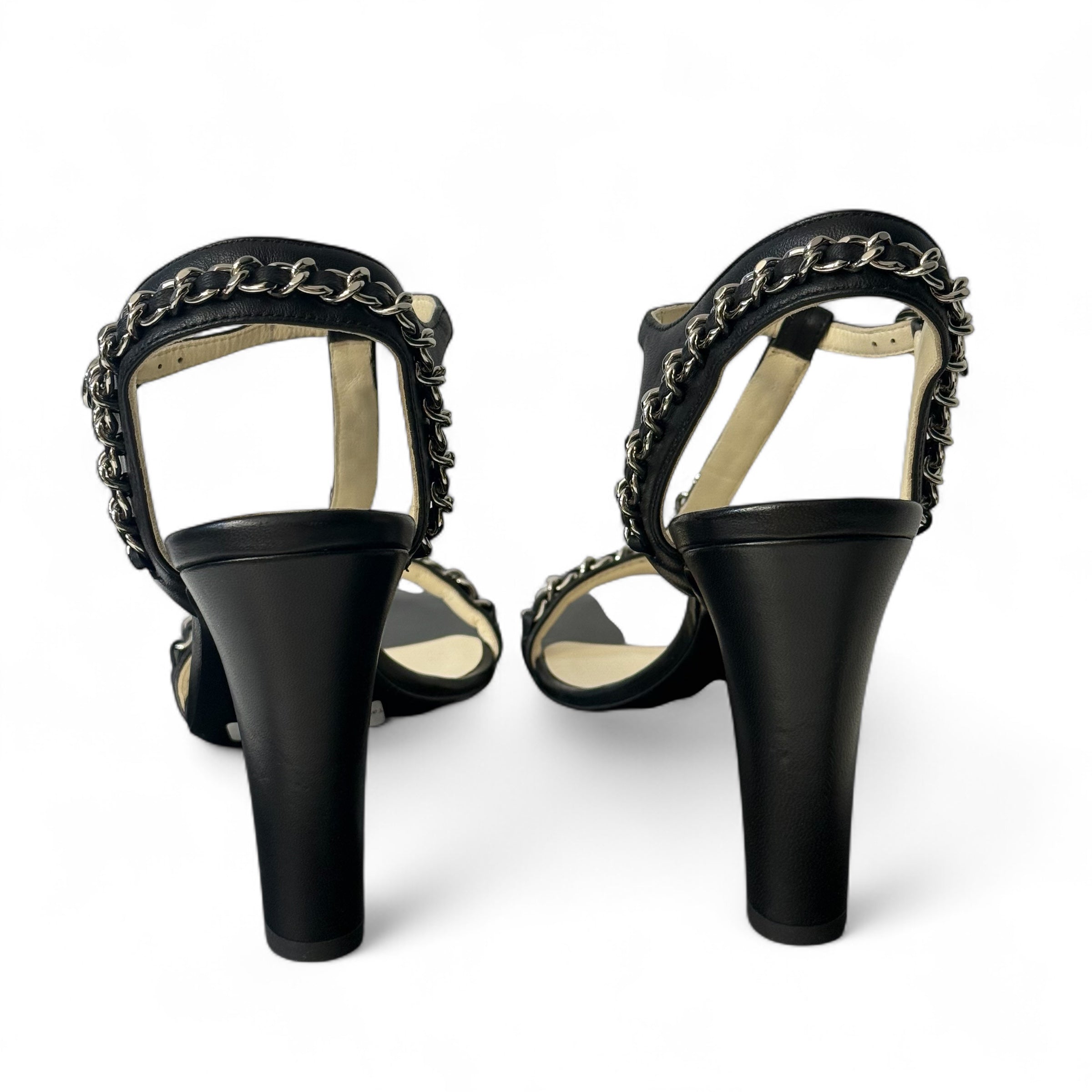 Chanel - Sandales chaîne T.38,5