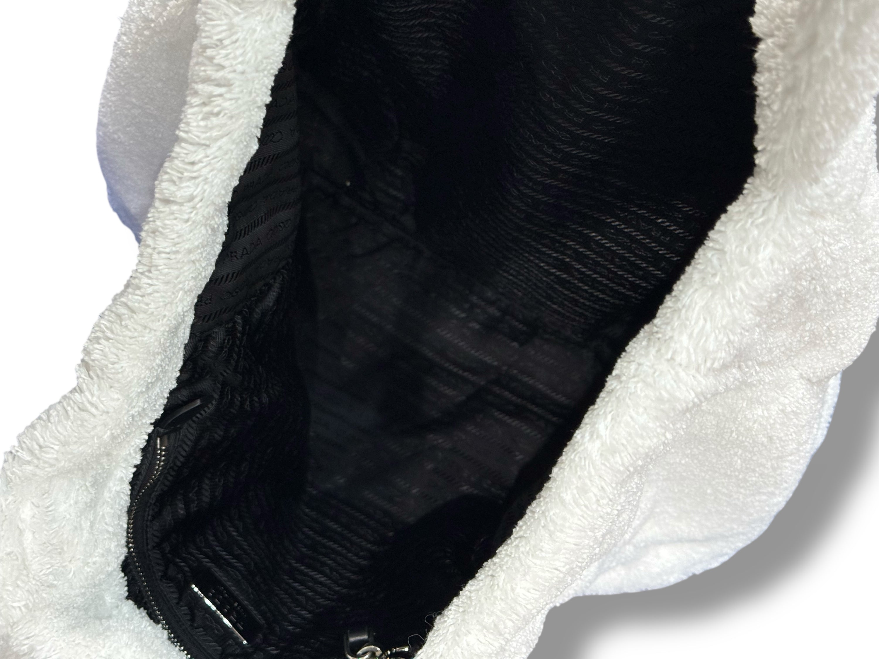 Prada - Große weiße Badetasche aus Frottee