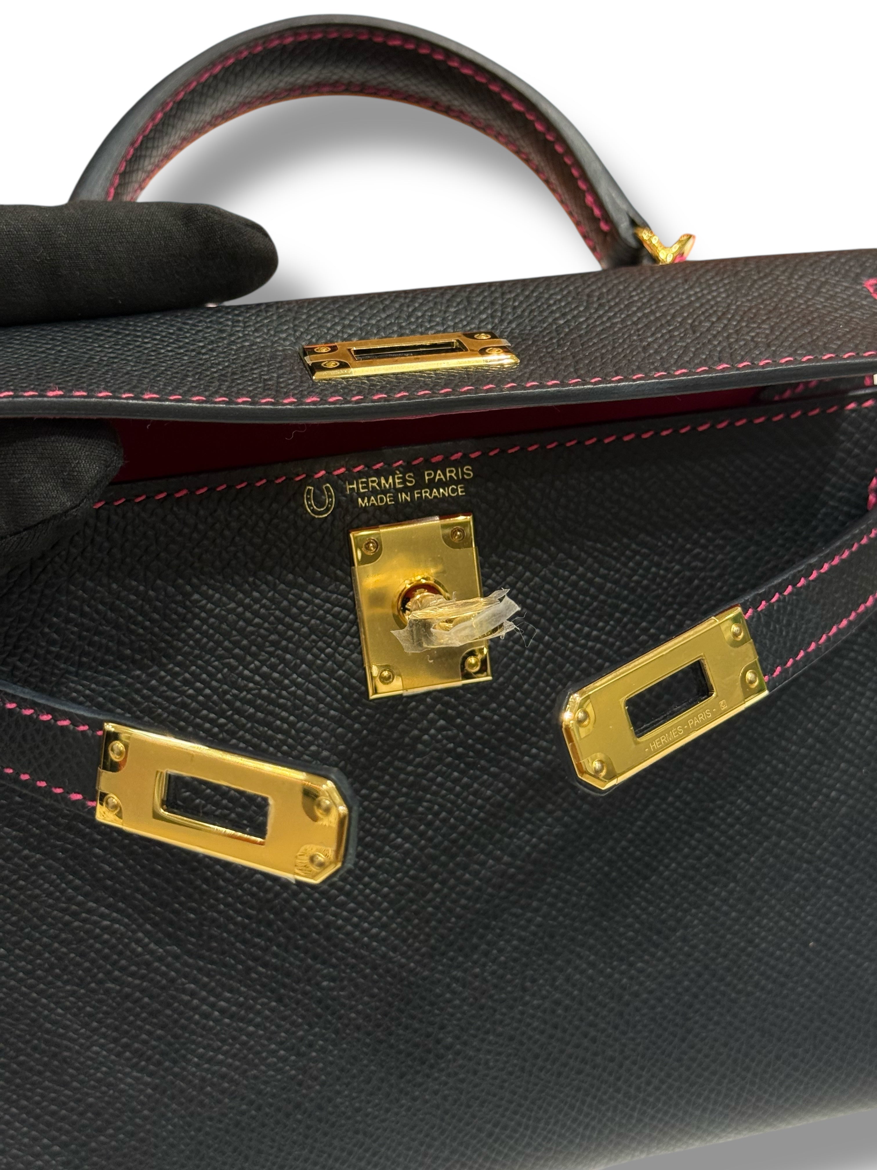 Hermès - Sac Mini Kelly Noir et Rose Extrême commande spéciale