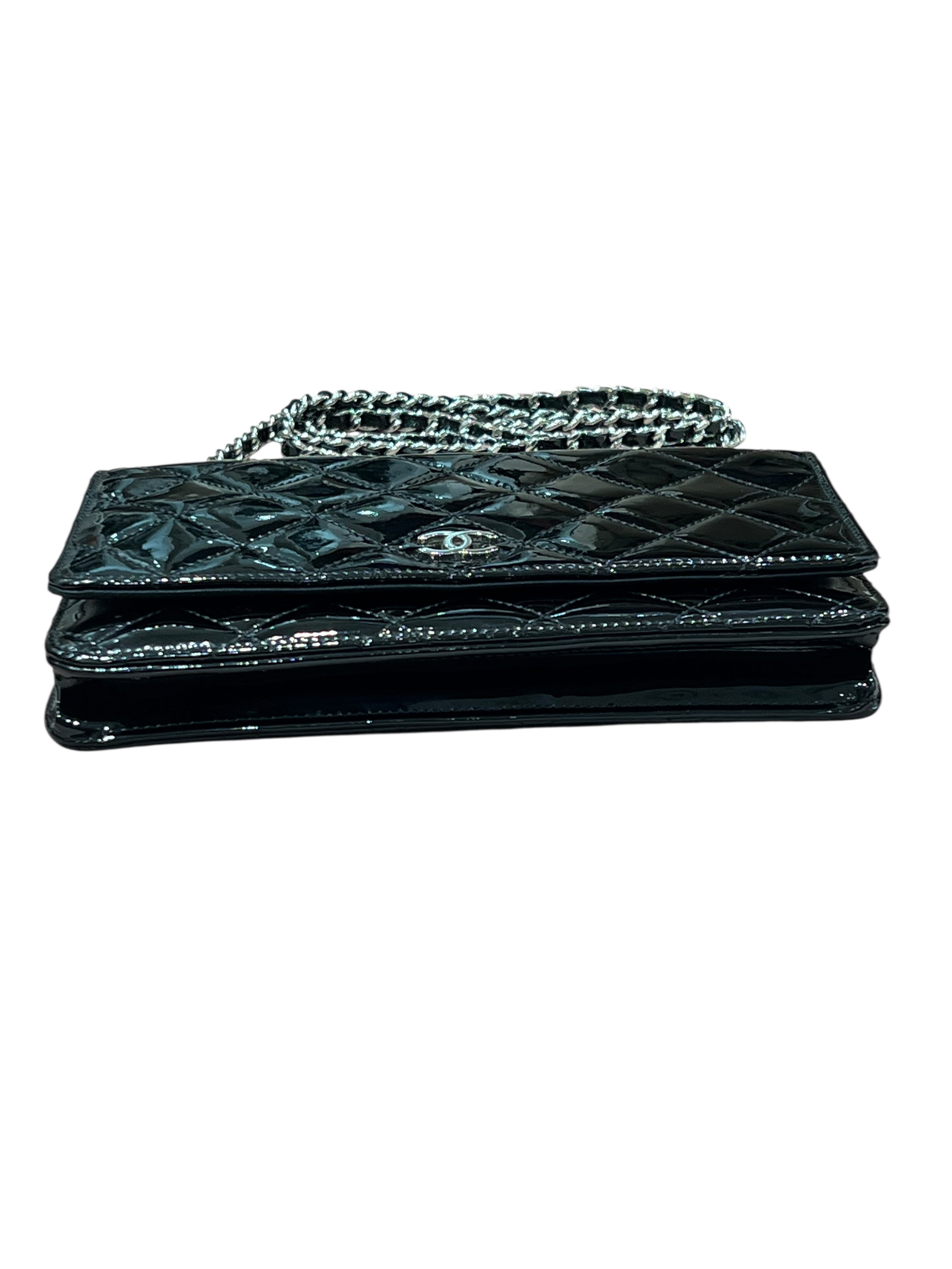 Chanel - wallet on chain cuir verni noir