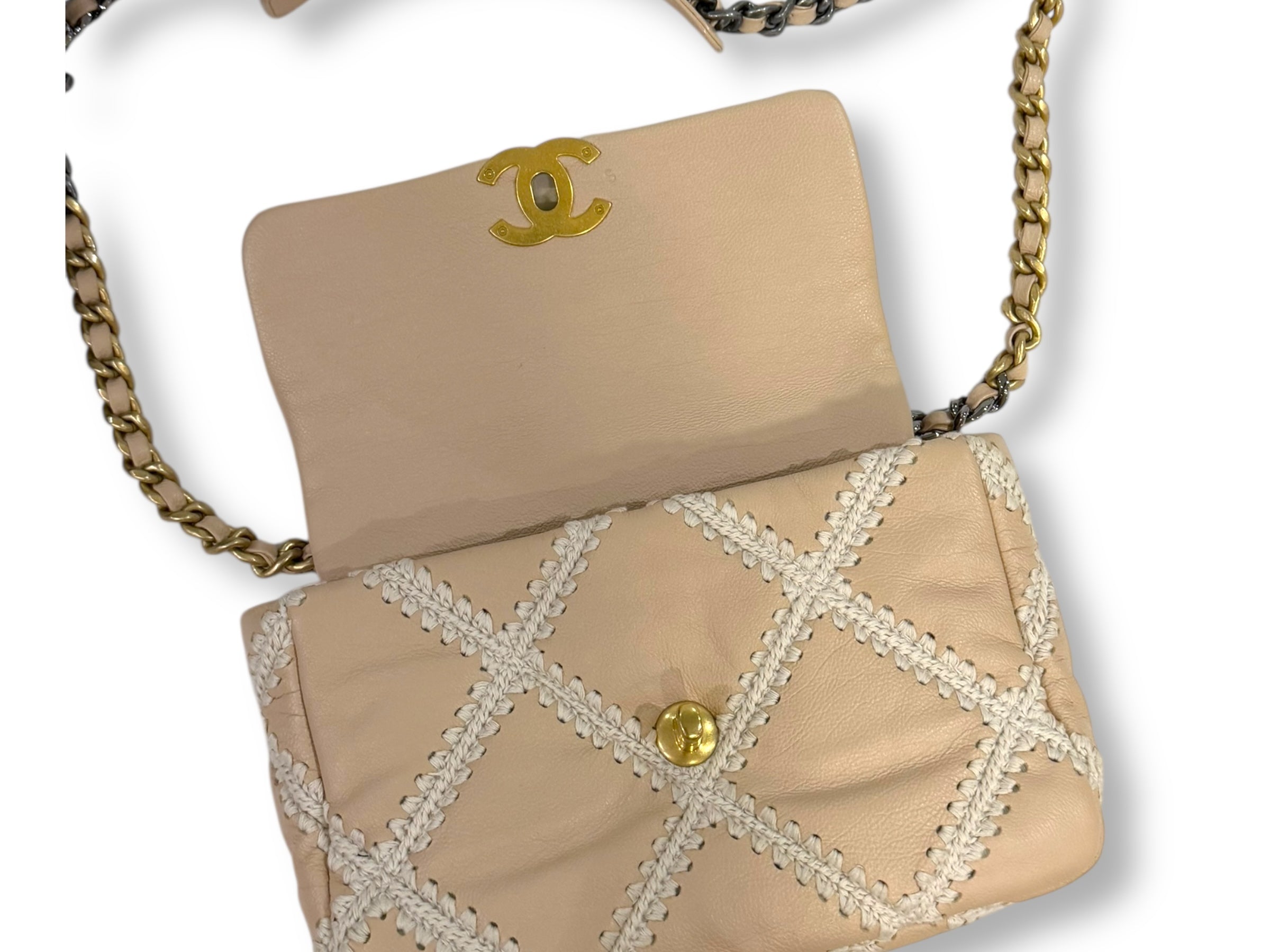 Chanel - Tasche 19 limitierte Auflage klein
