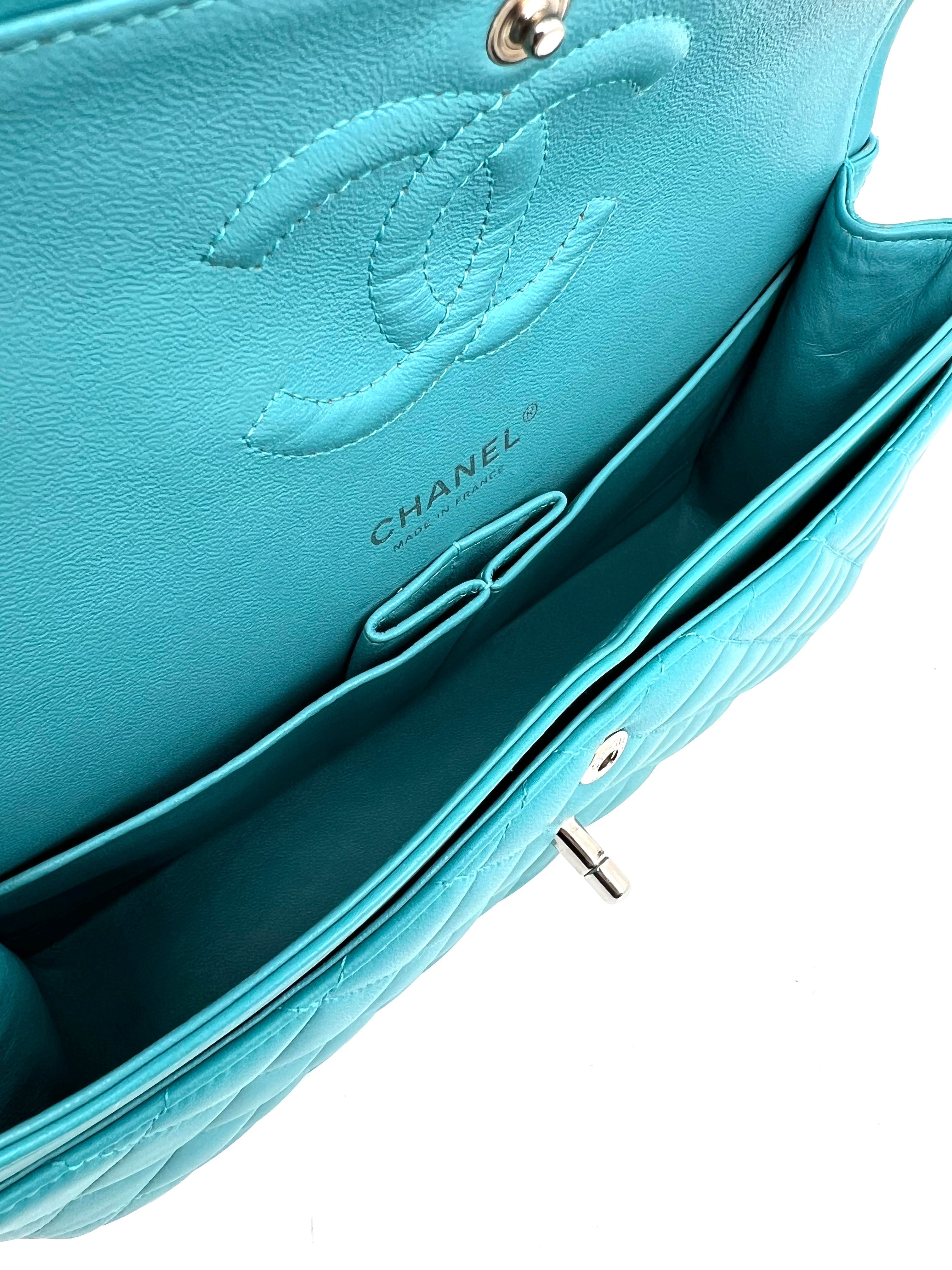 Chanel - Timeless 25 bag