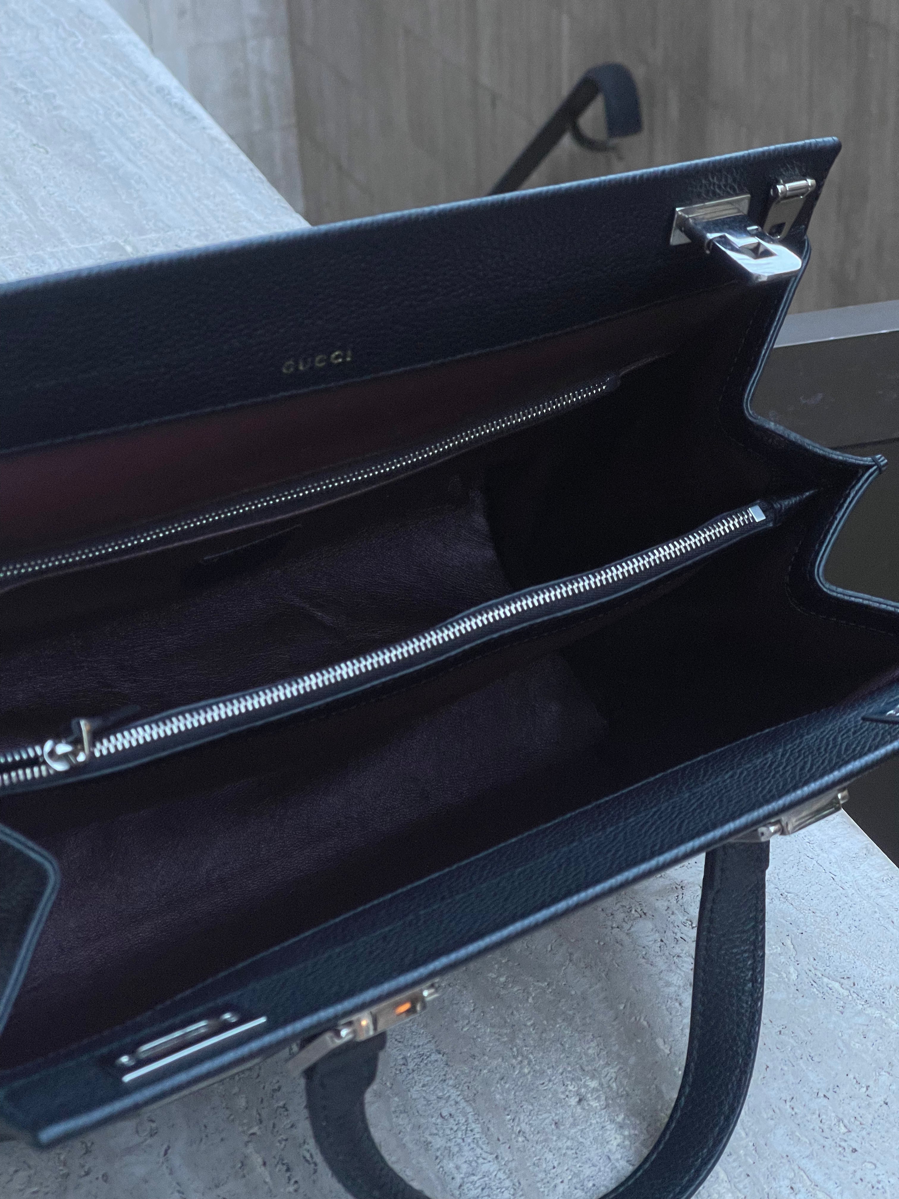 Gucci - Borsa Zumi MM in pelle nera