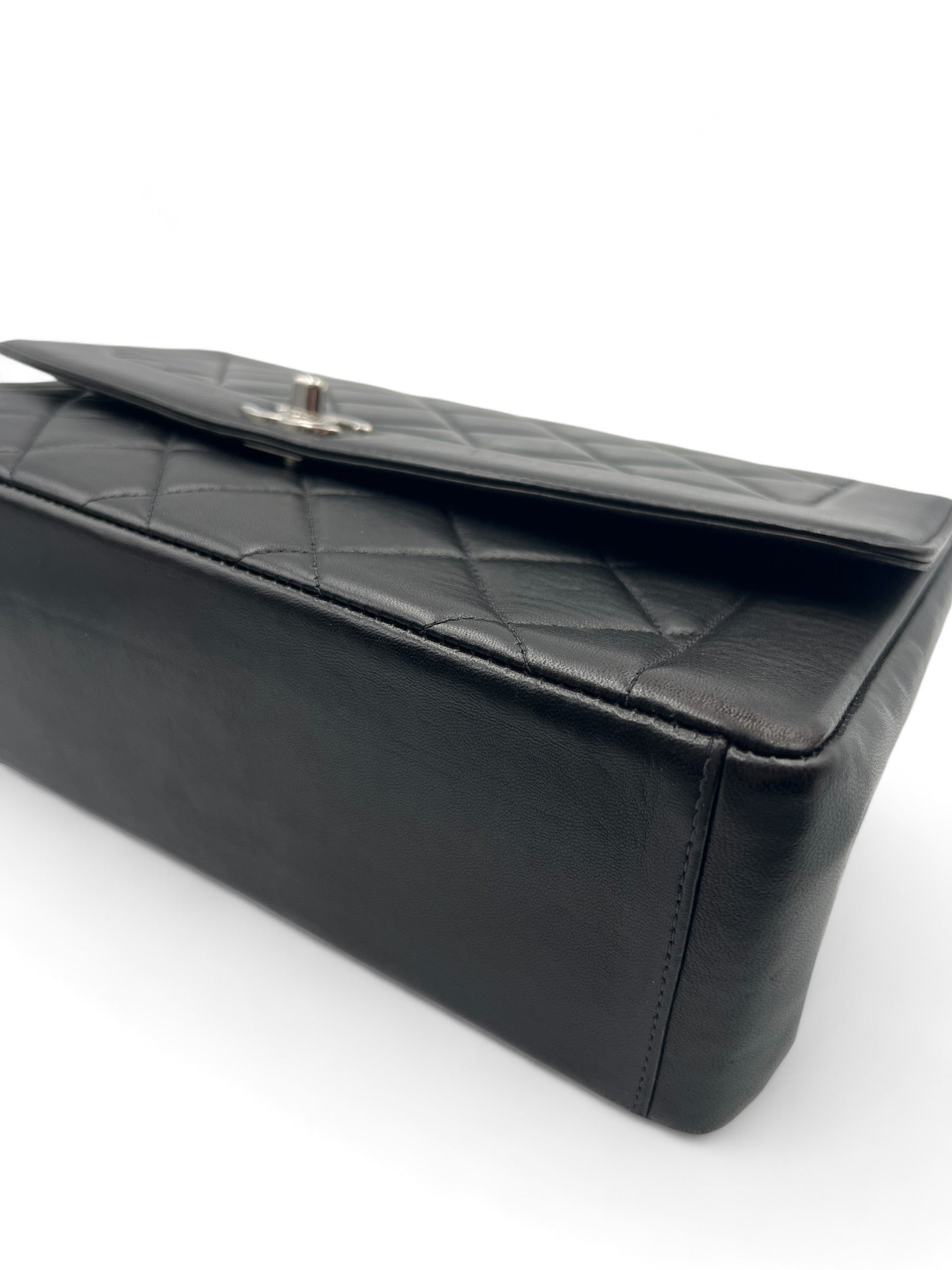 Chanel - Sac Diana