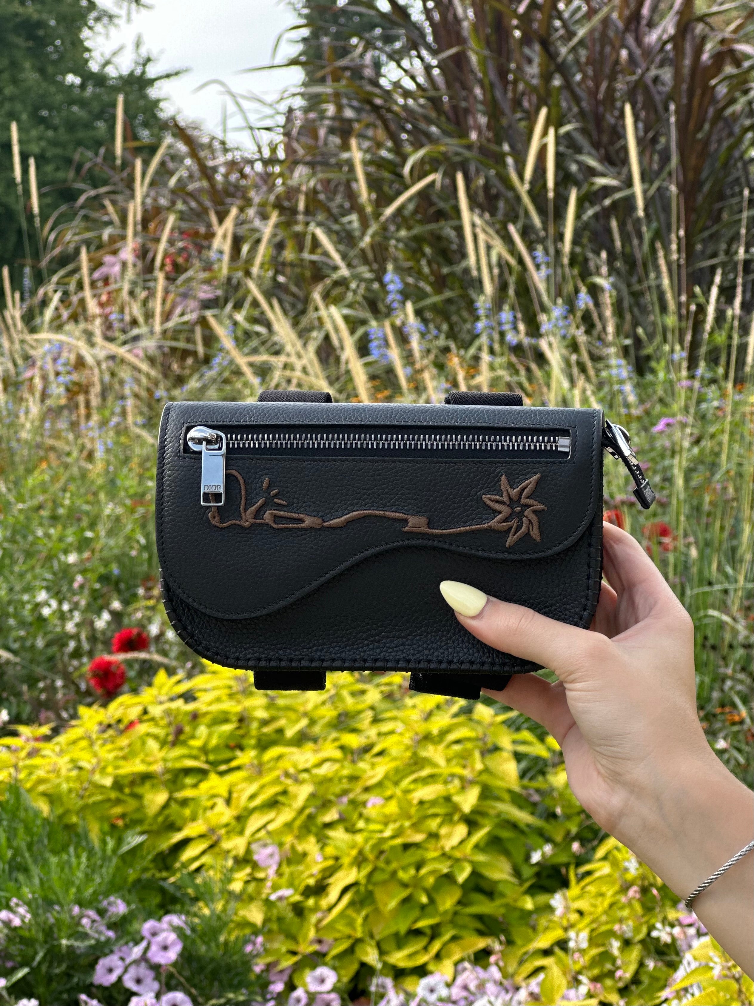 디올 - 쁘띠 벨트 백