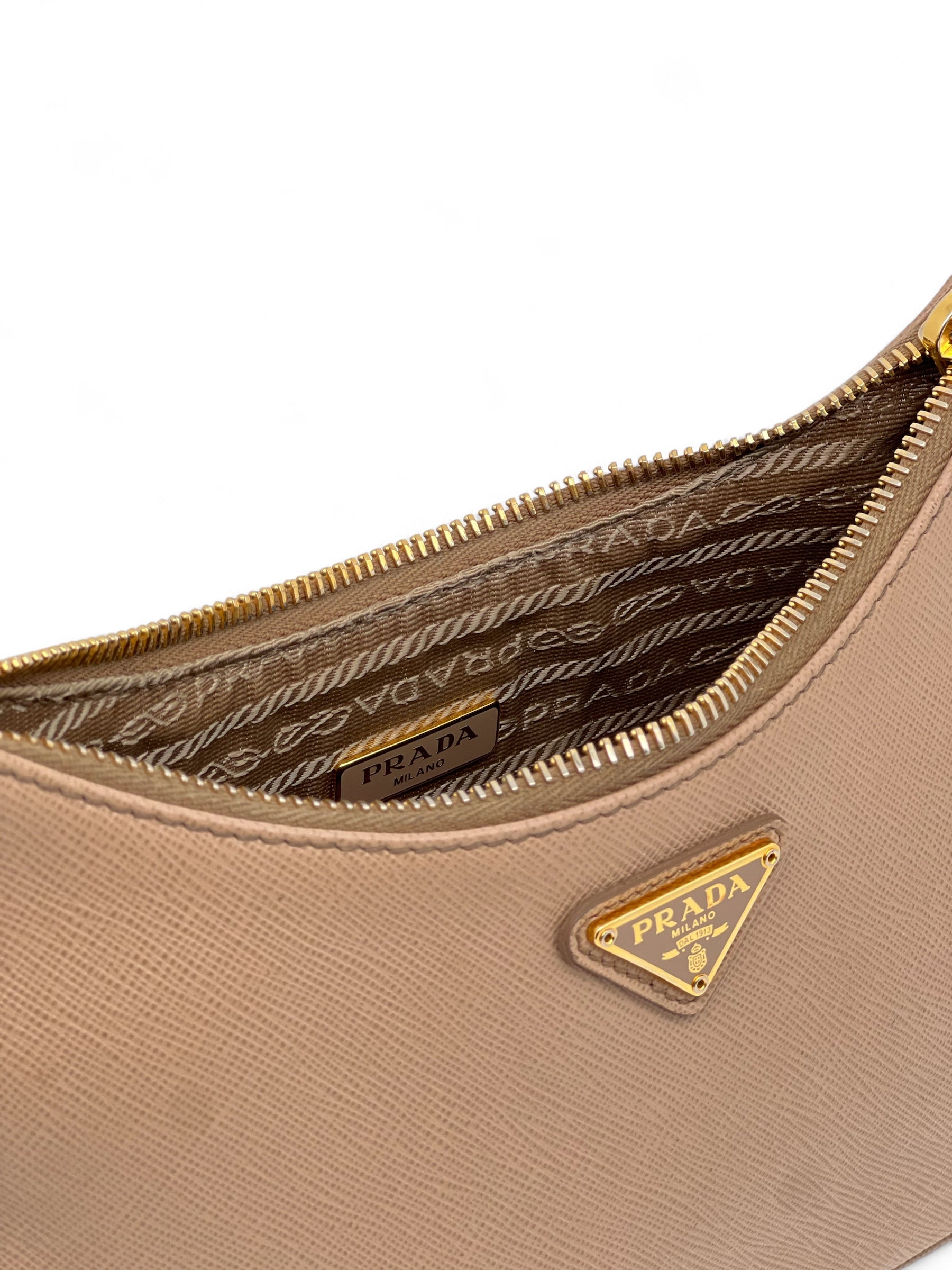 Prada - Sac Prada Ré-edition 2005 en cuir Saffiano