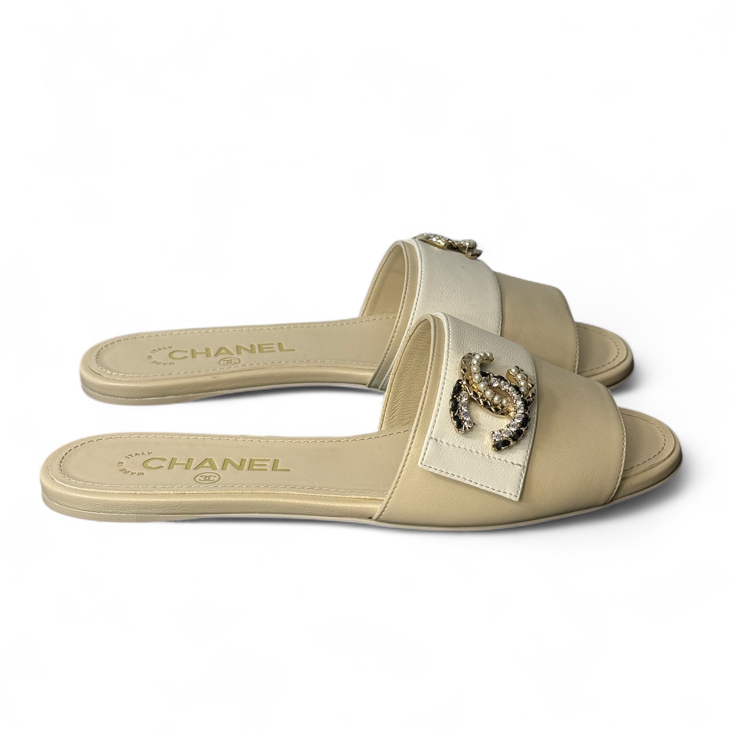 Chanel - Mules en cuir bicolore T.37