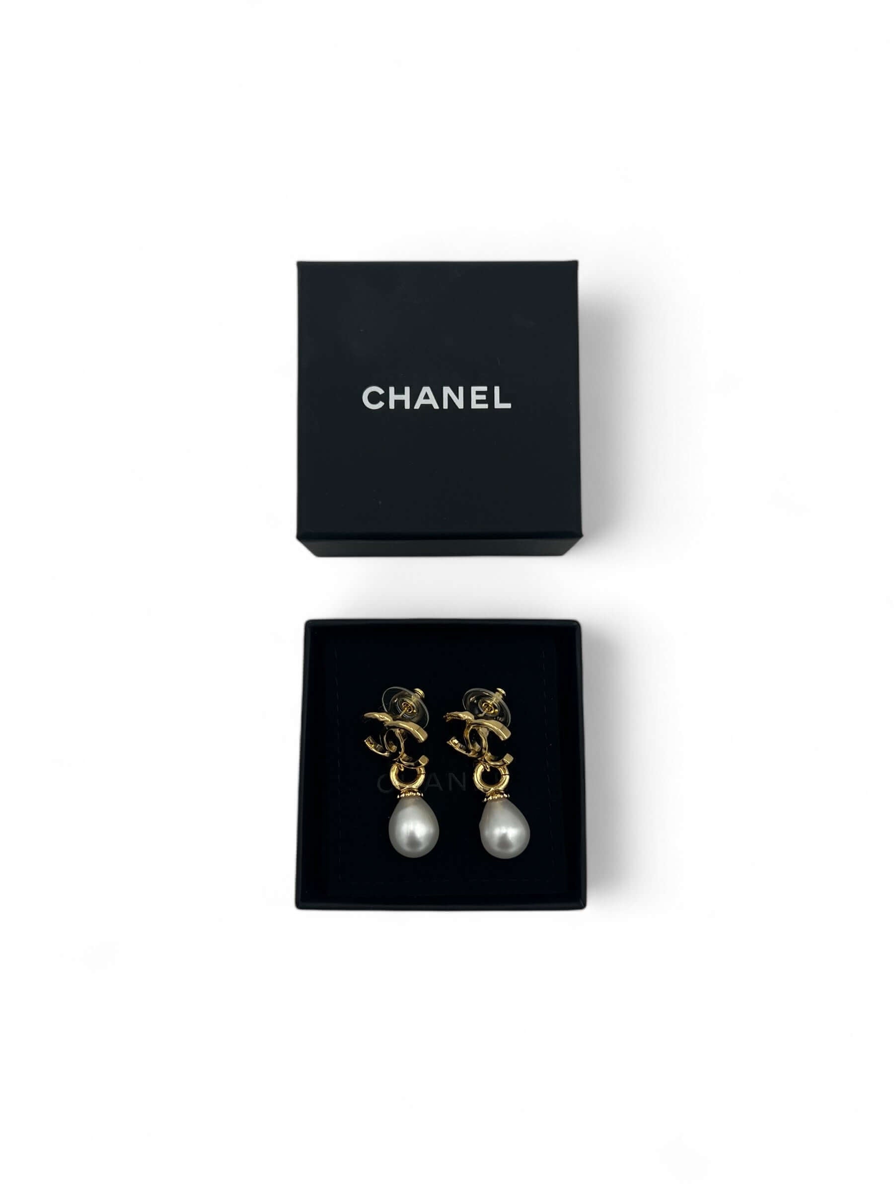 Chanel - Boucles d’oreilles perle