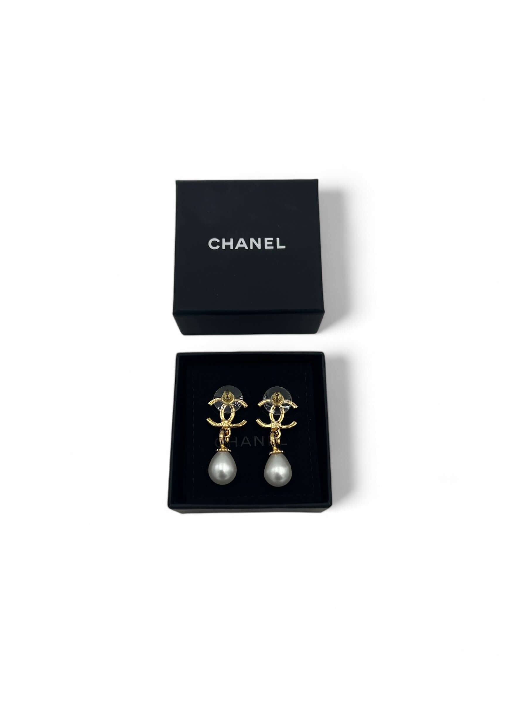 Chanel - Boucles d’oreilles perle