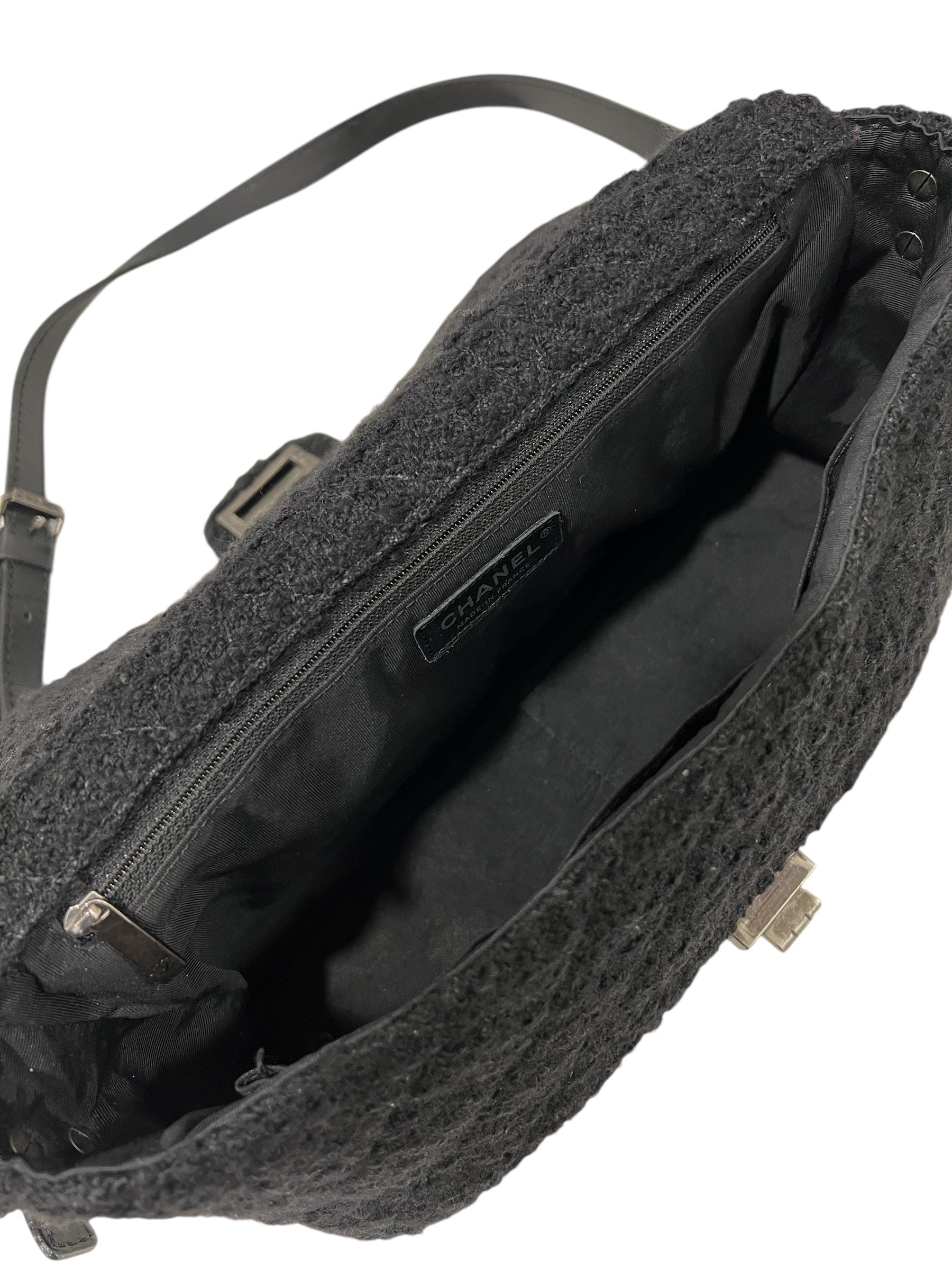 Chanel - 2.55 in tweed with shoulder strap