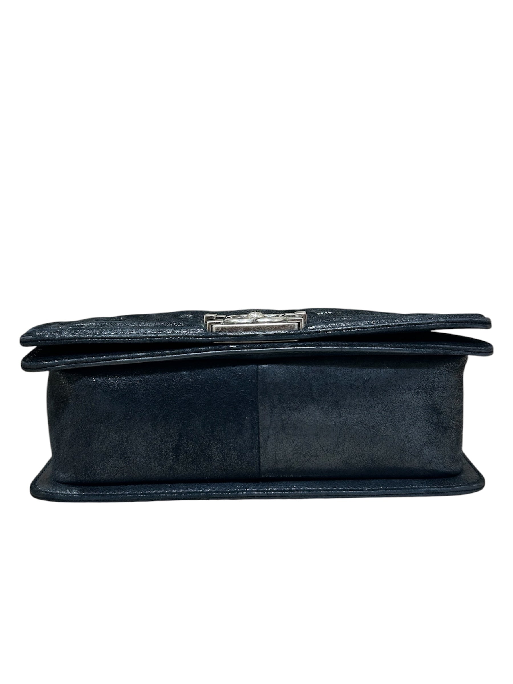 Chanel - Sac Boy Suédé matelassé
