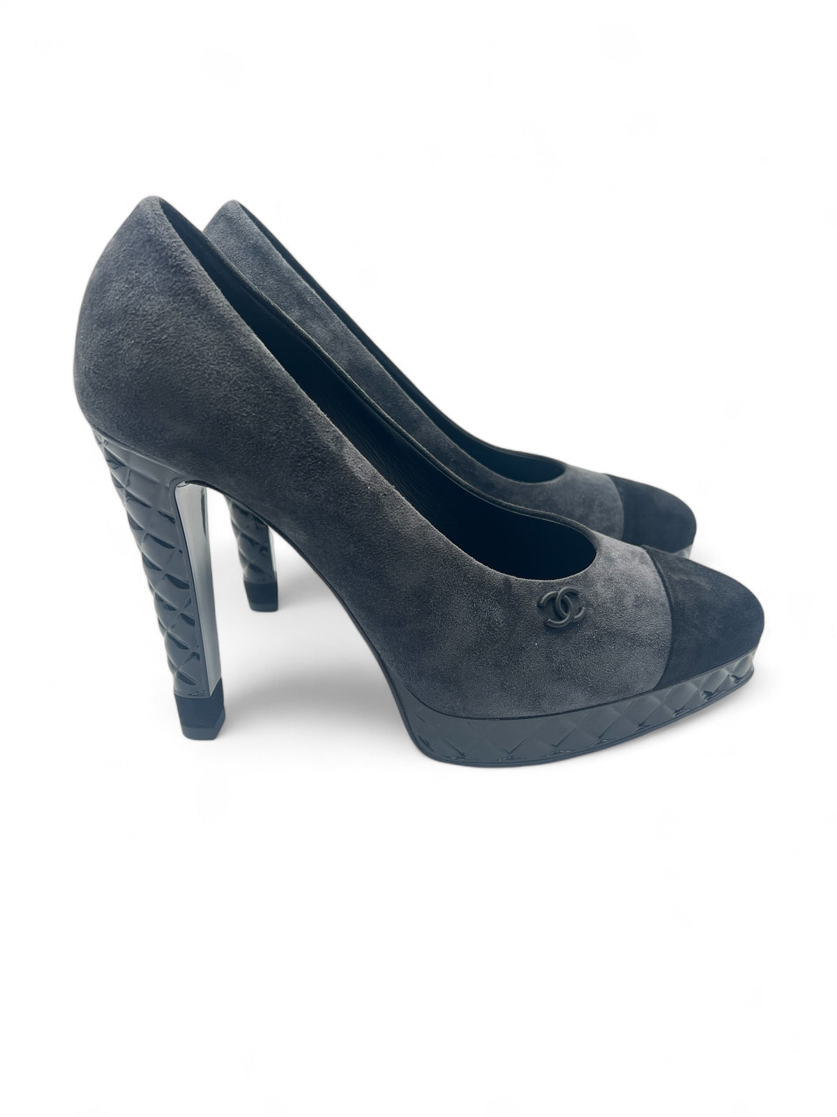 Chanel - Bi-Material CC Pumps T38,5