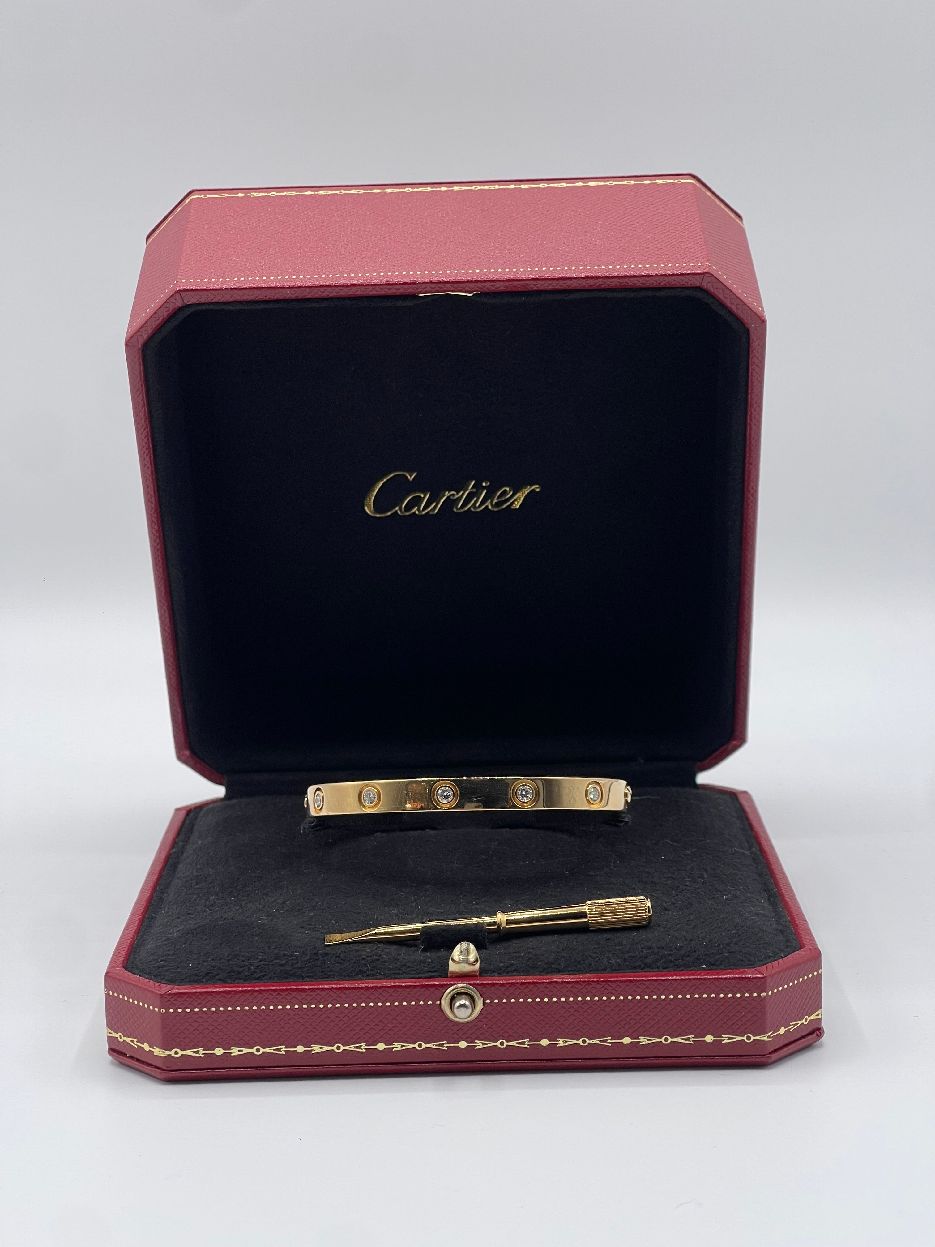 Cartier - Bracelet Love or jaune 10 diamants