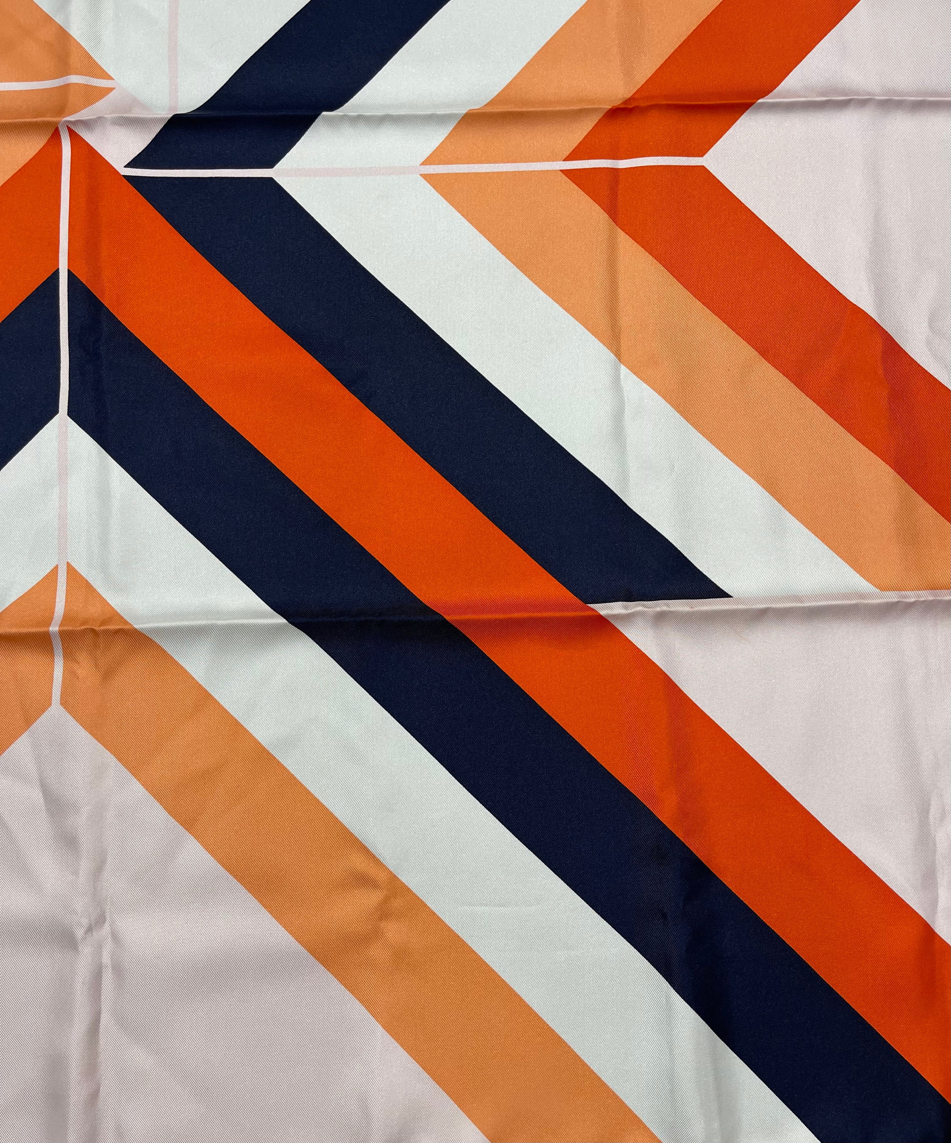 Hermès - Carré 90 « Centered Rhyme »