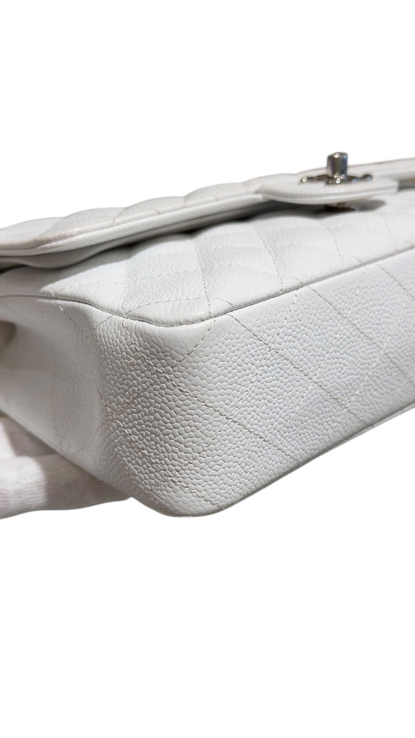 Chanel - Sac Timeless Moyen blanc caviar
