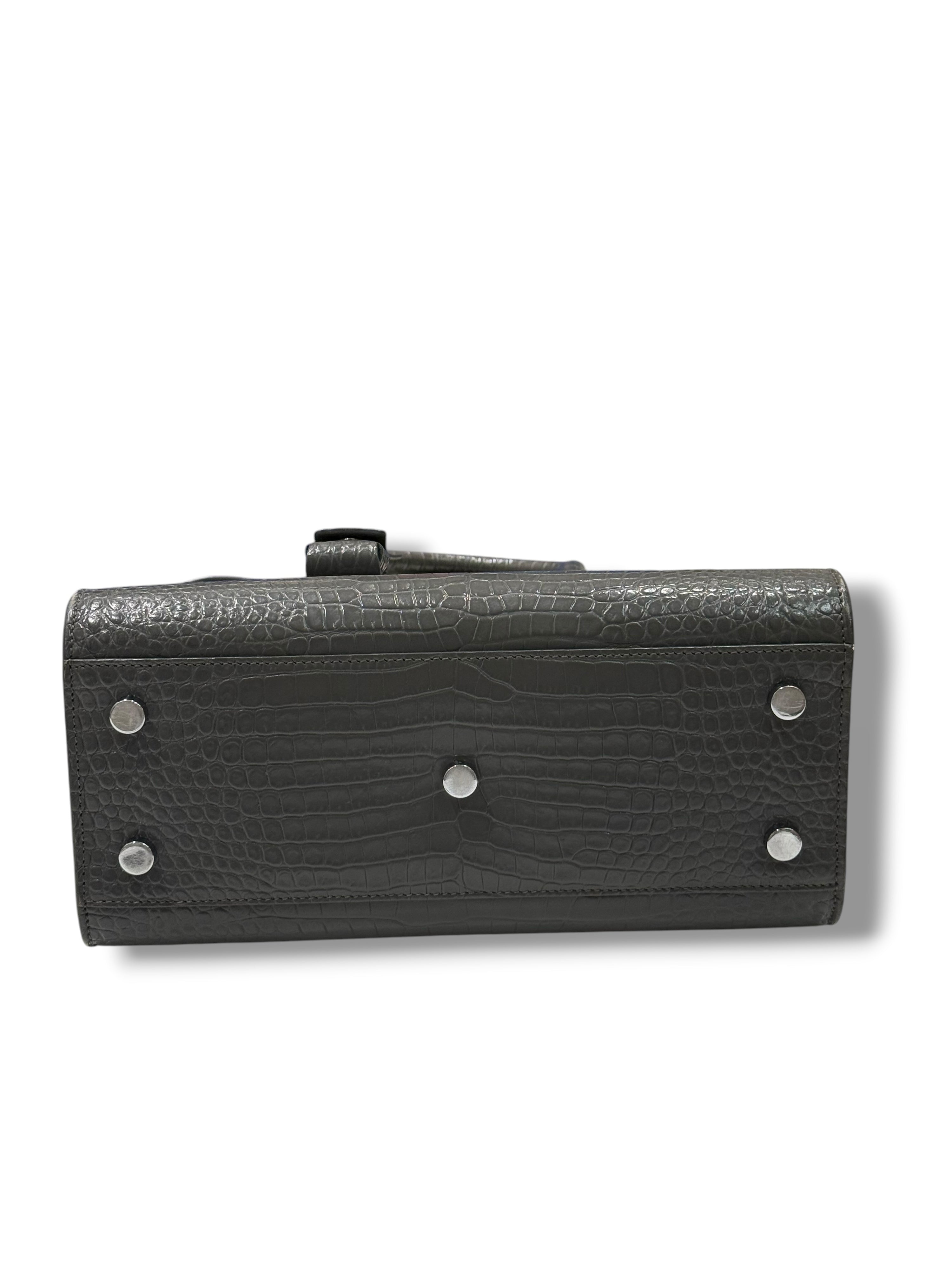 Saint Laurent - Sac de jour en cuir embossé crocodile - Baby