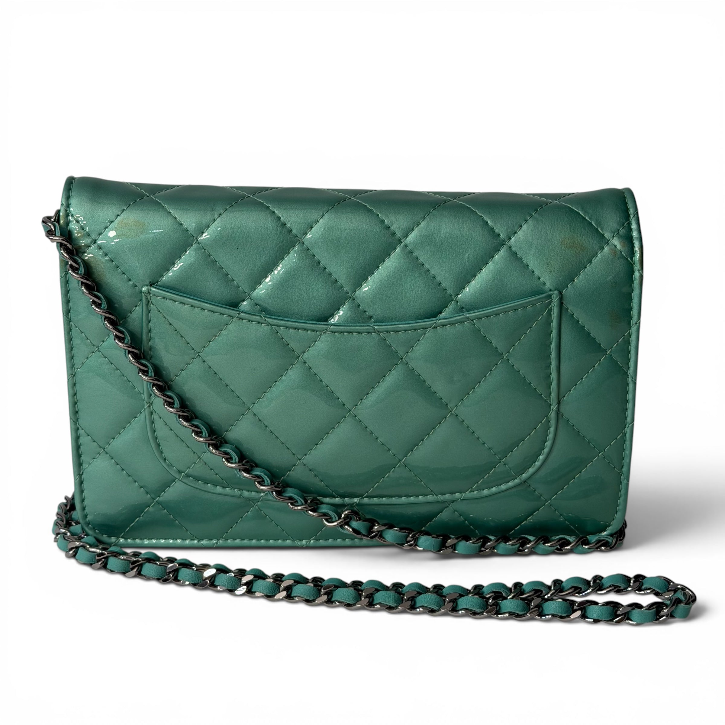 Chanel – Wallet on Chain aus mintgrünem Lackleder