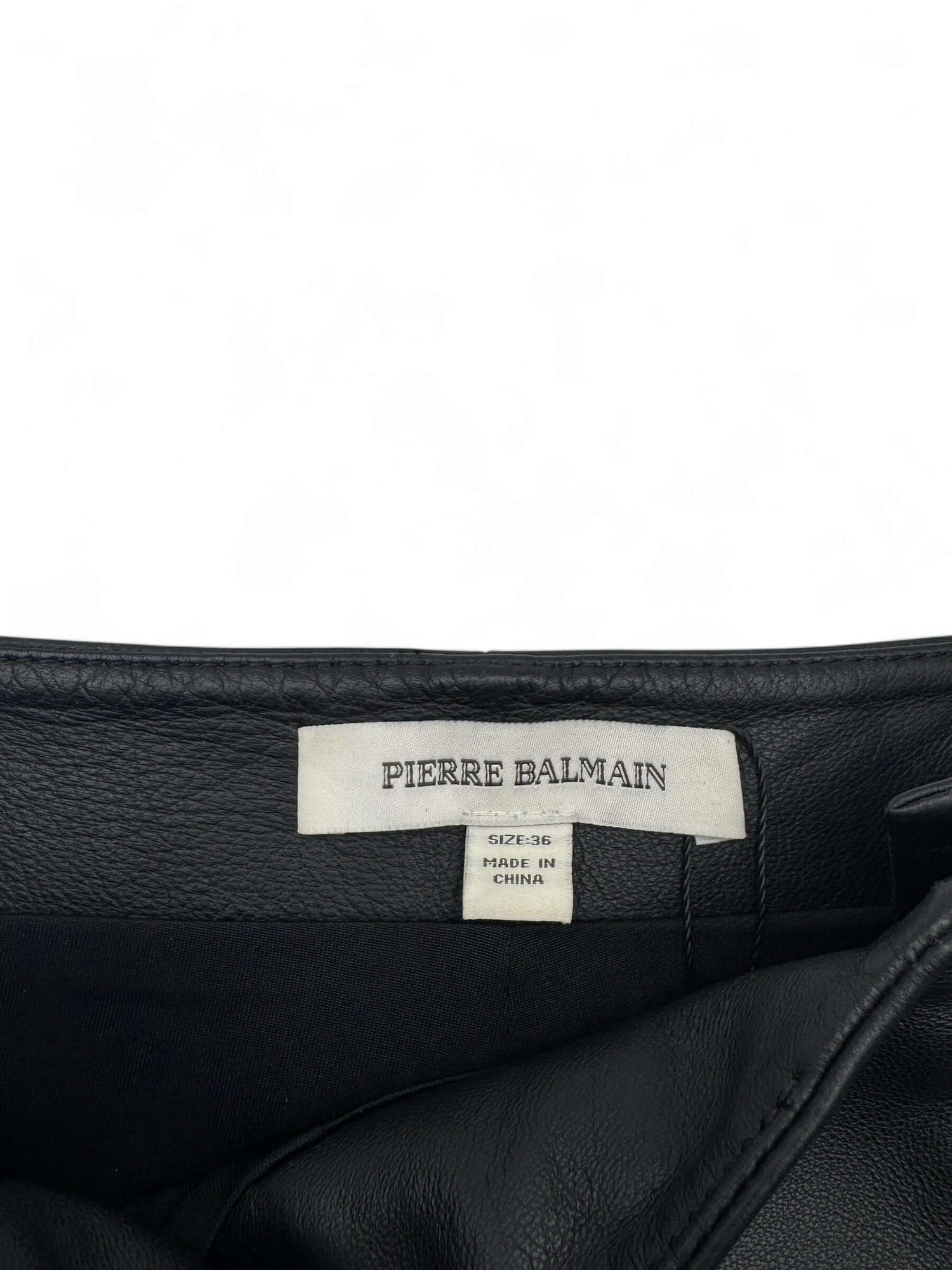 Balmain – Short und T36 hinzufügen