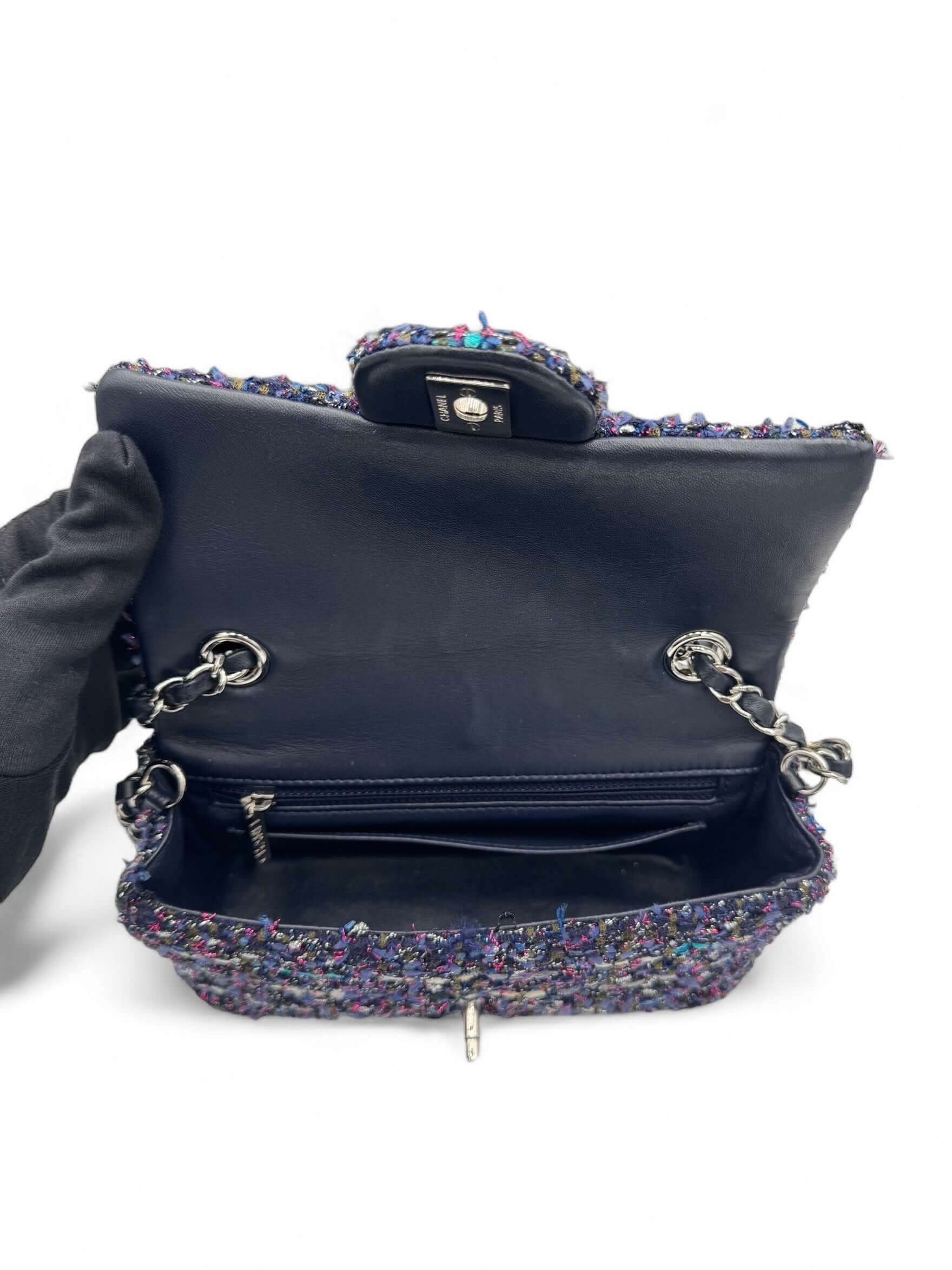 Chanel - Mini flap bag in tweed