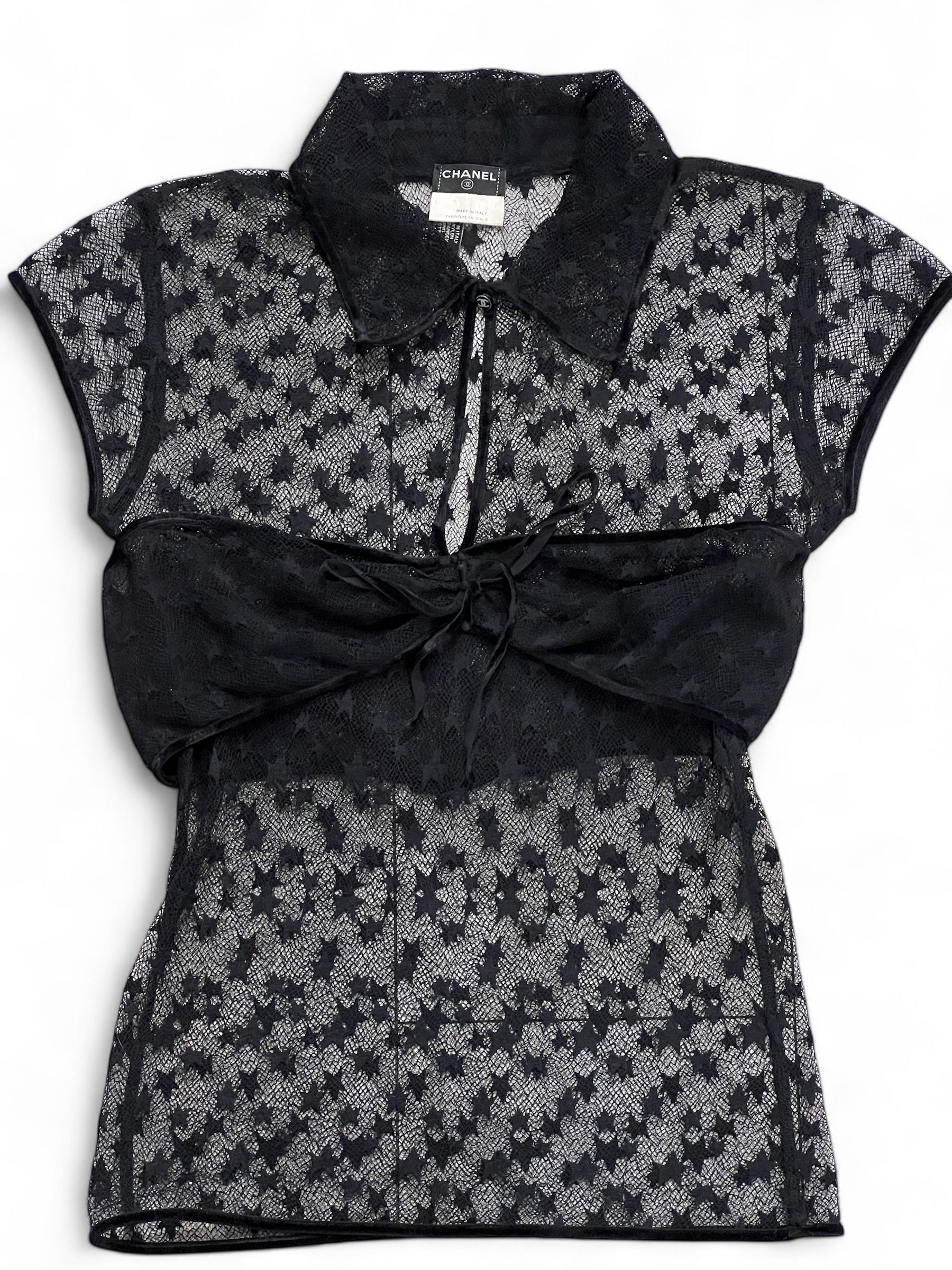 Chanel - T-Shirt en dentelle T36