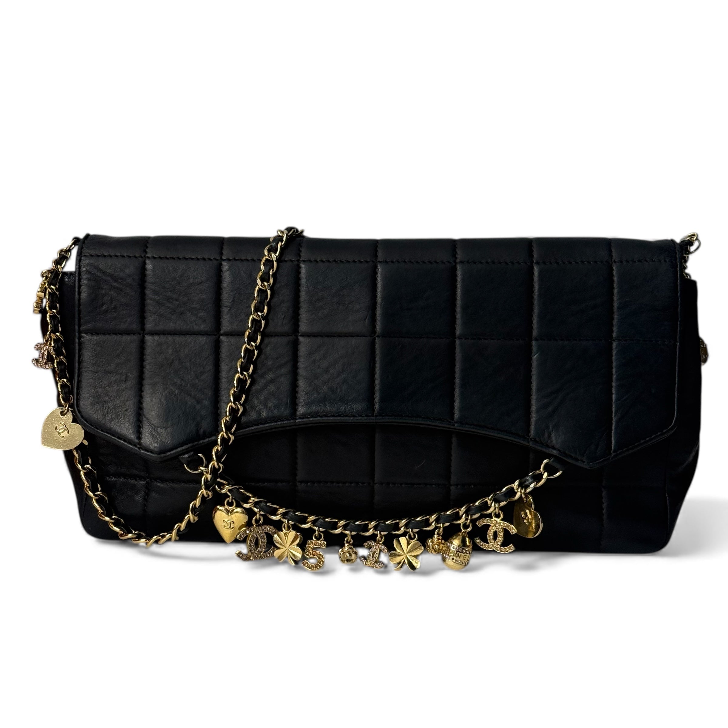 Chanel - Sac en cuir baguette avec charms