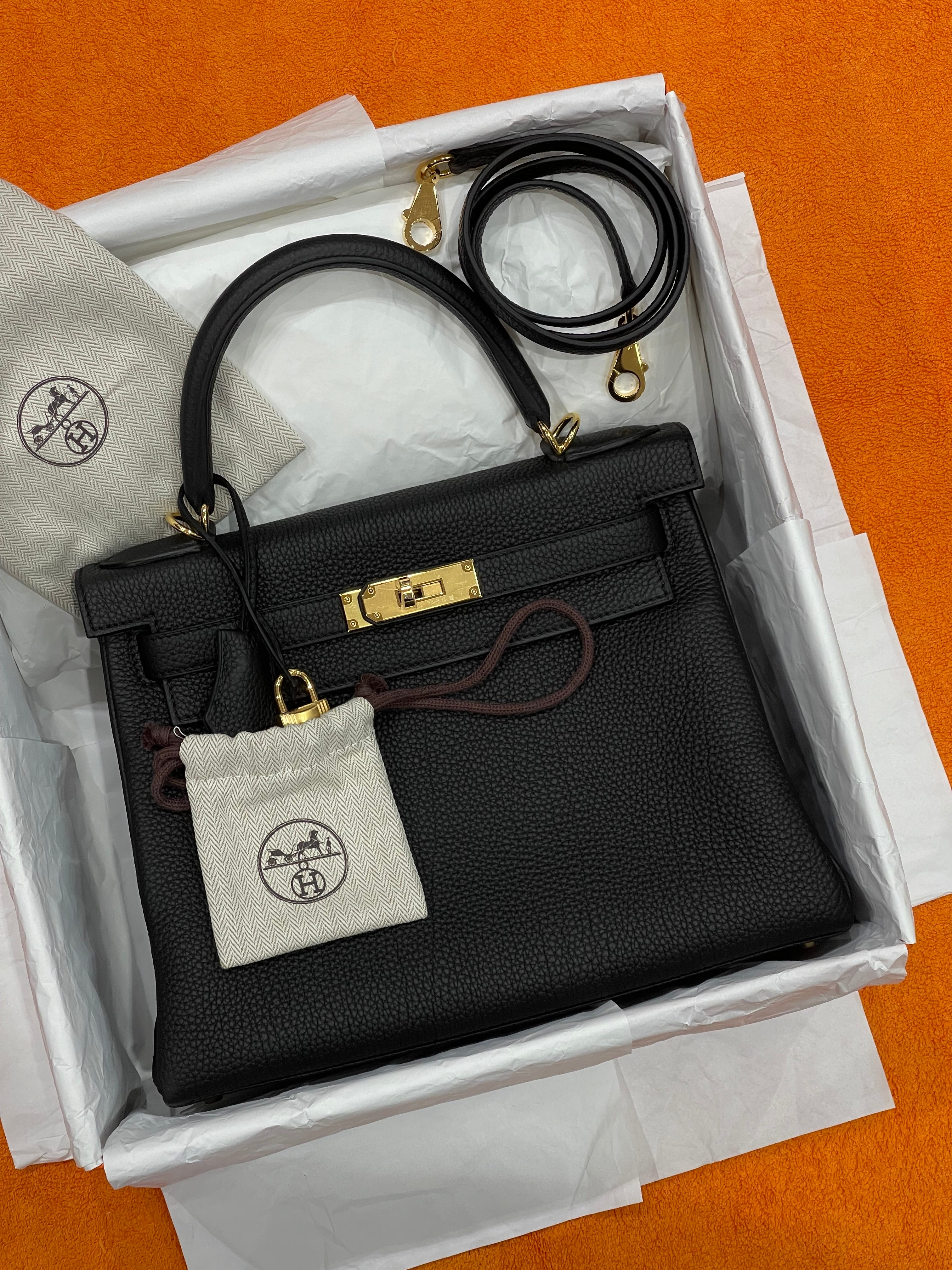 Hermès - Sac Kelly 28 Togo retourné nero