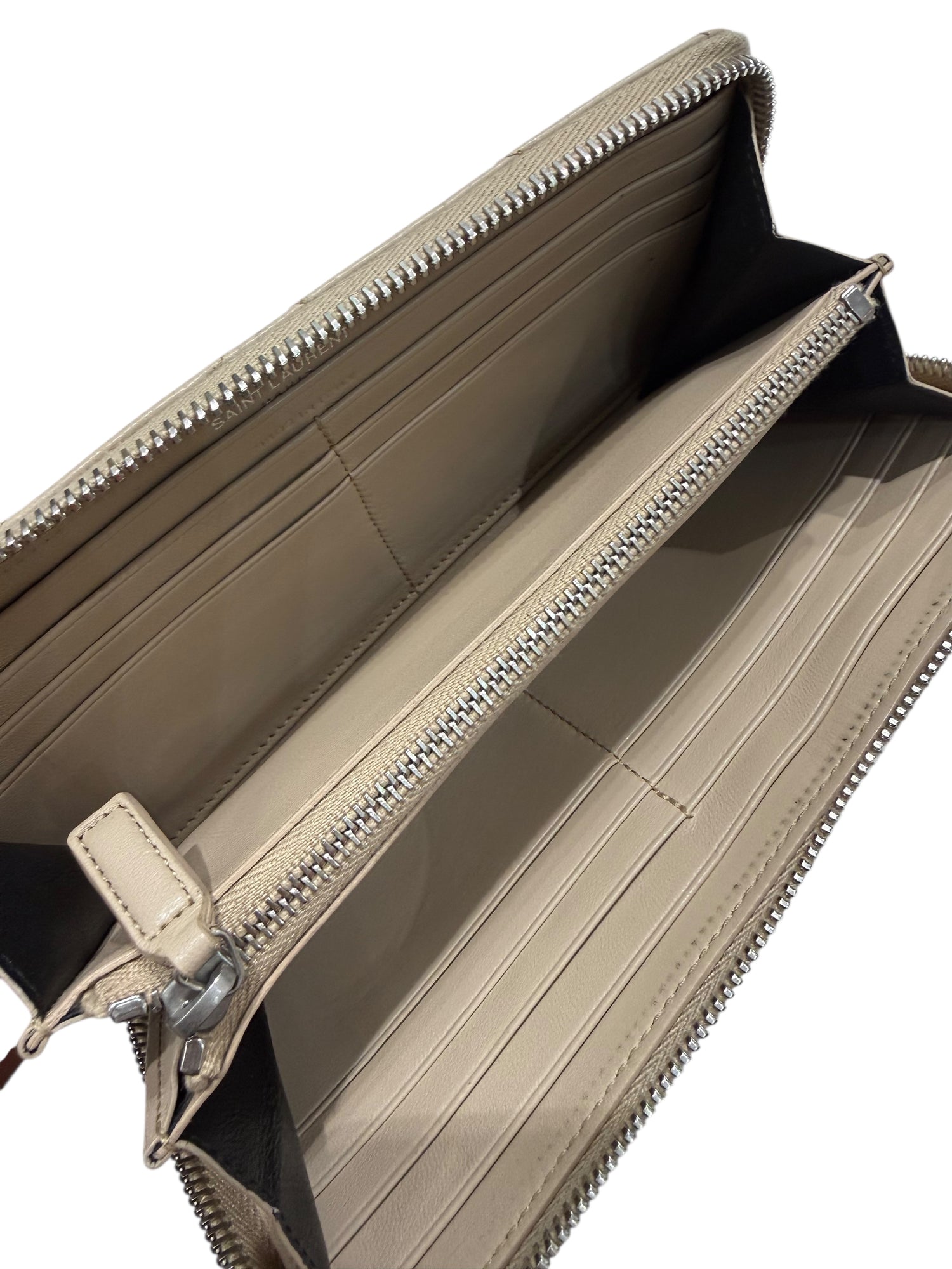 Saint Laurent - Portefeuille Cassandre en cuir lisse beige