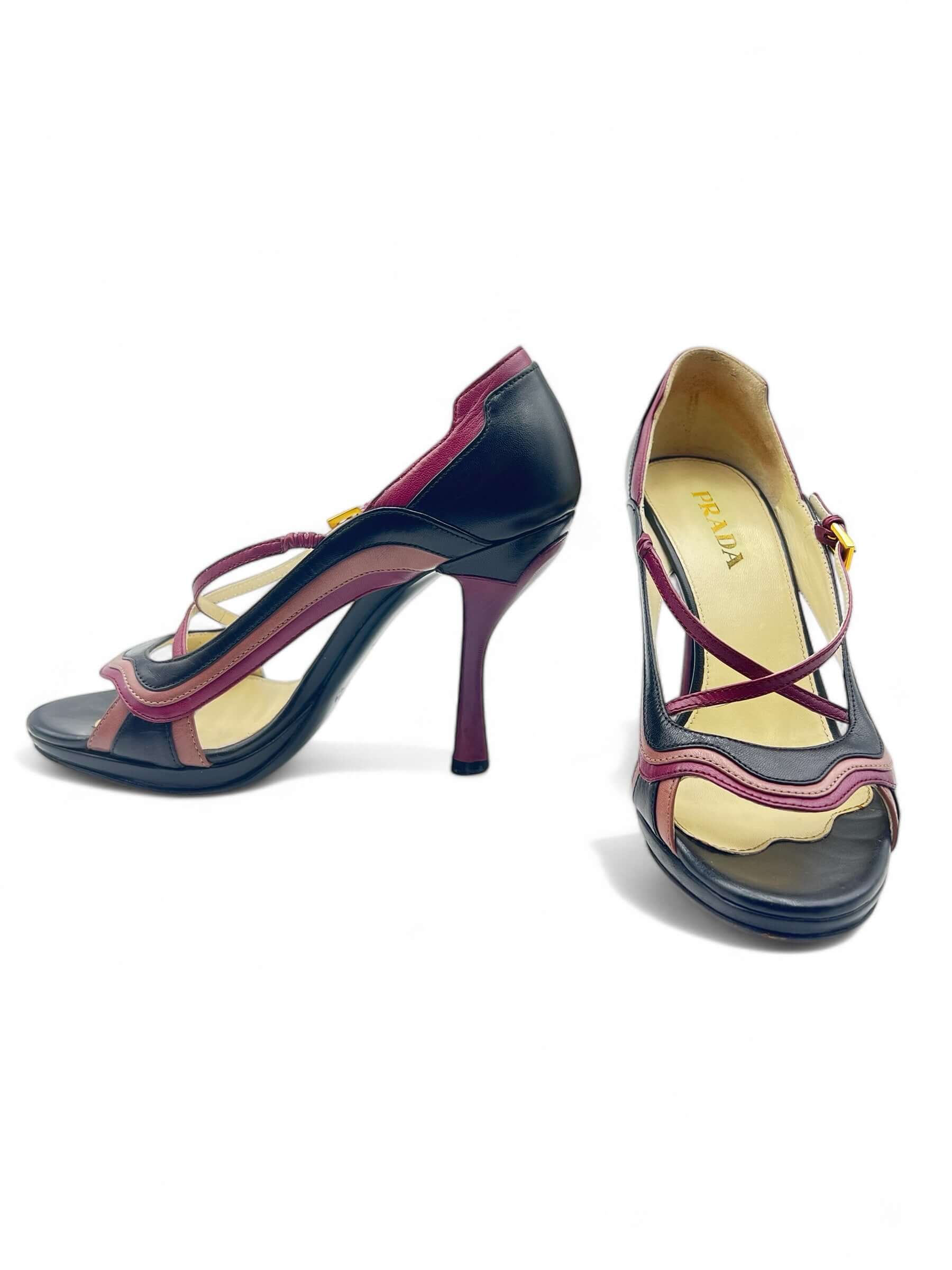 Prada - Escarpins «wave » en cuir T37