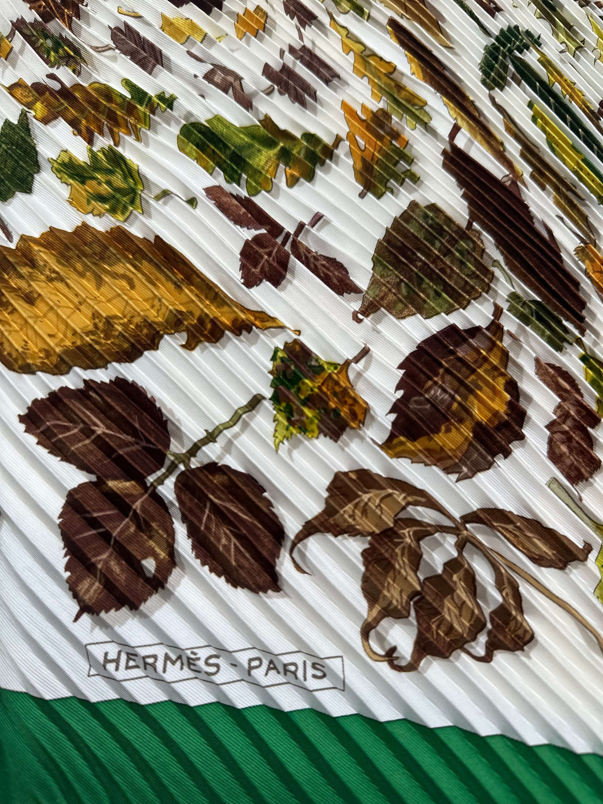 Hermès - Pleated Silk Carre