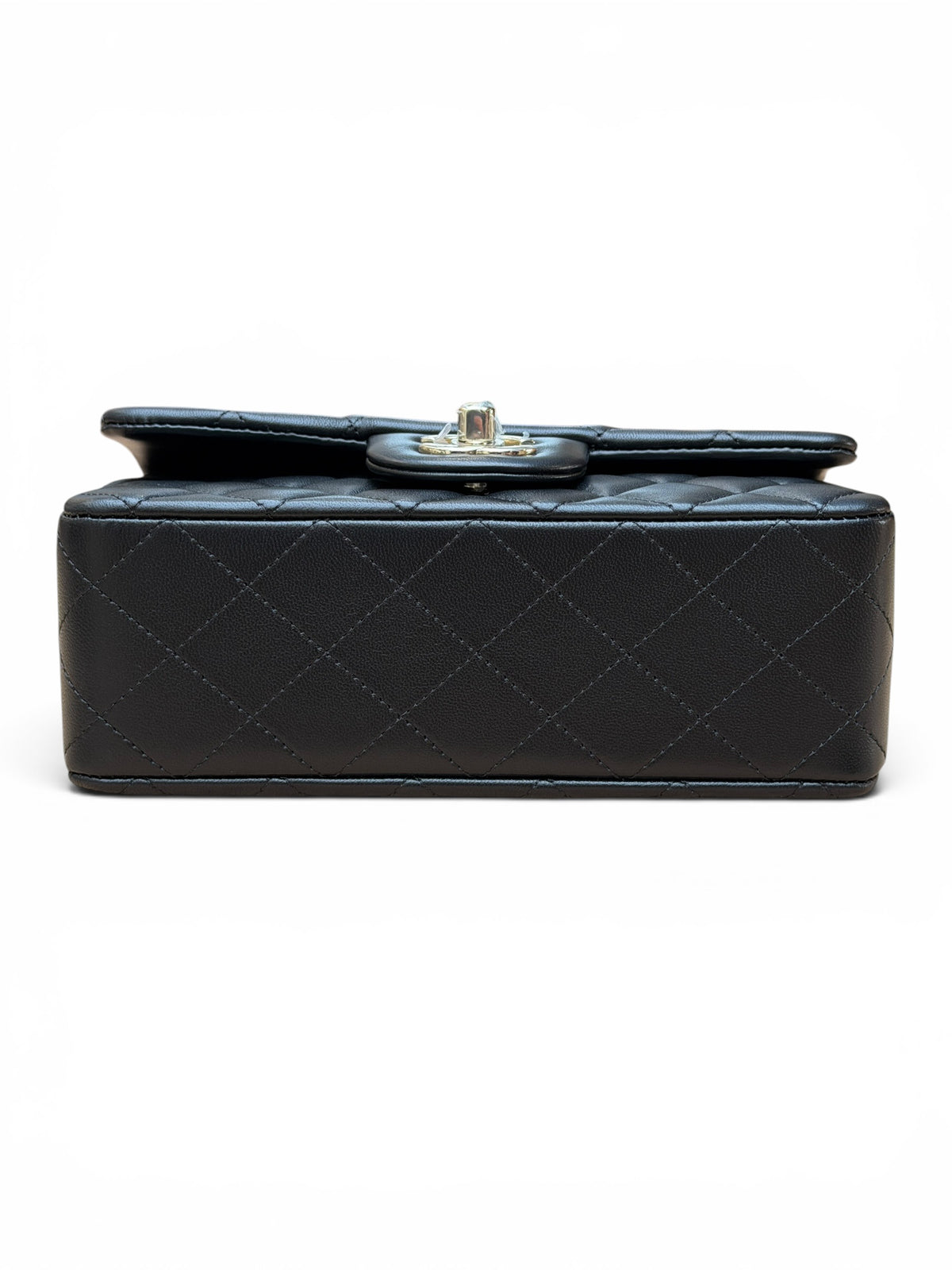 Chanel – kleine rechteckige Tasche in Champagner