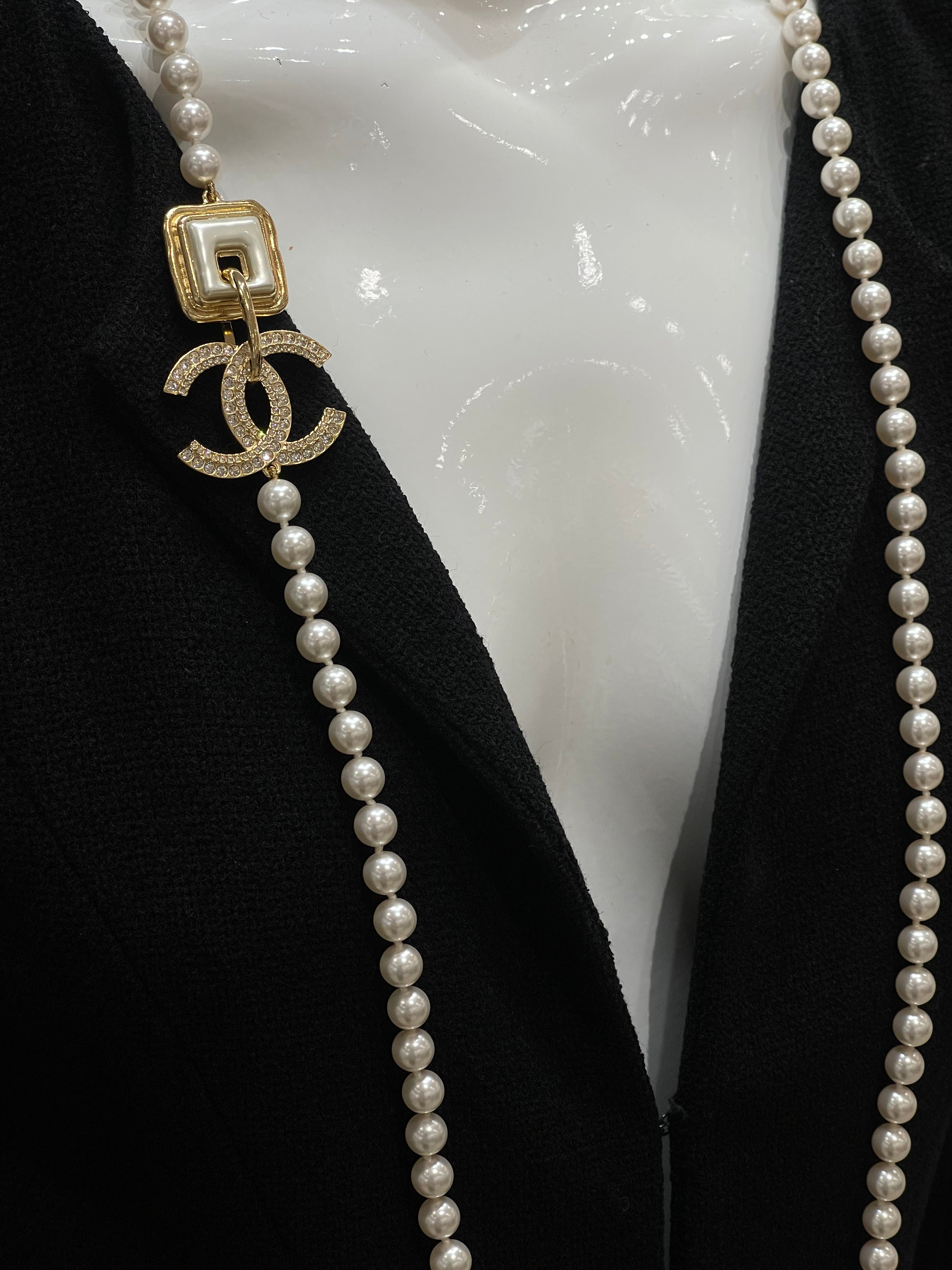 Chanel - Sautoir perles CC