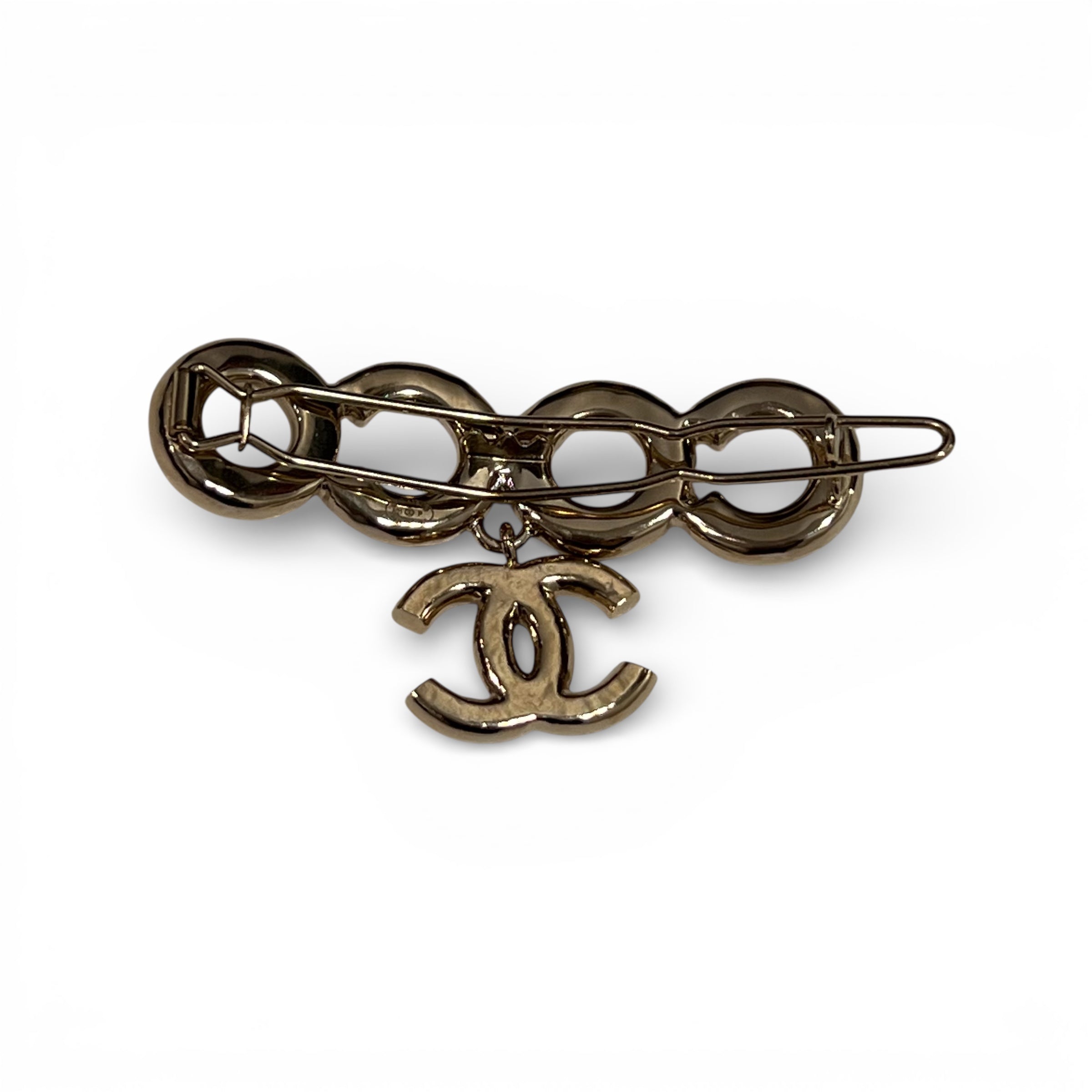 Chanel - “COCO” pearl hair clip