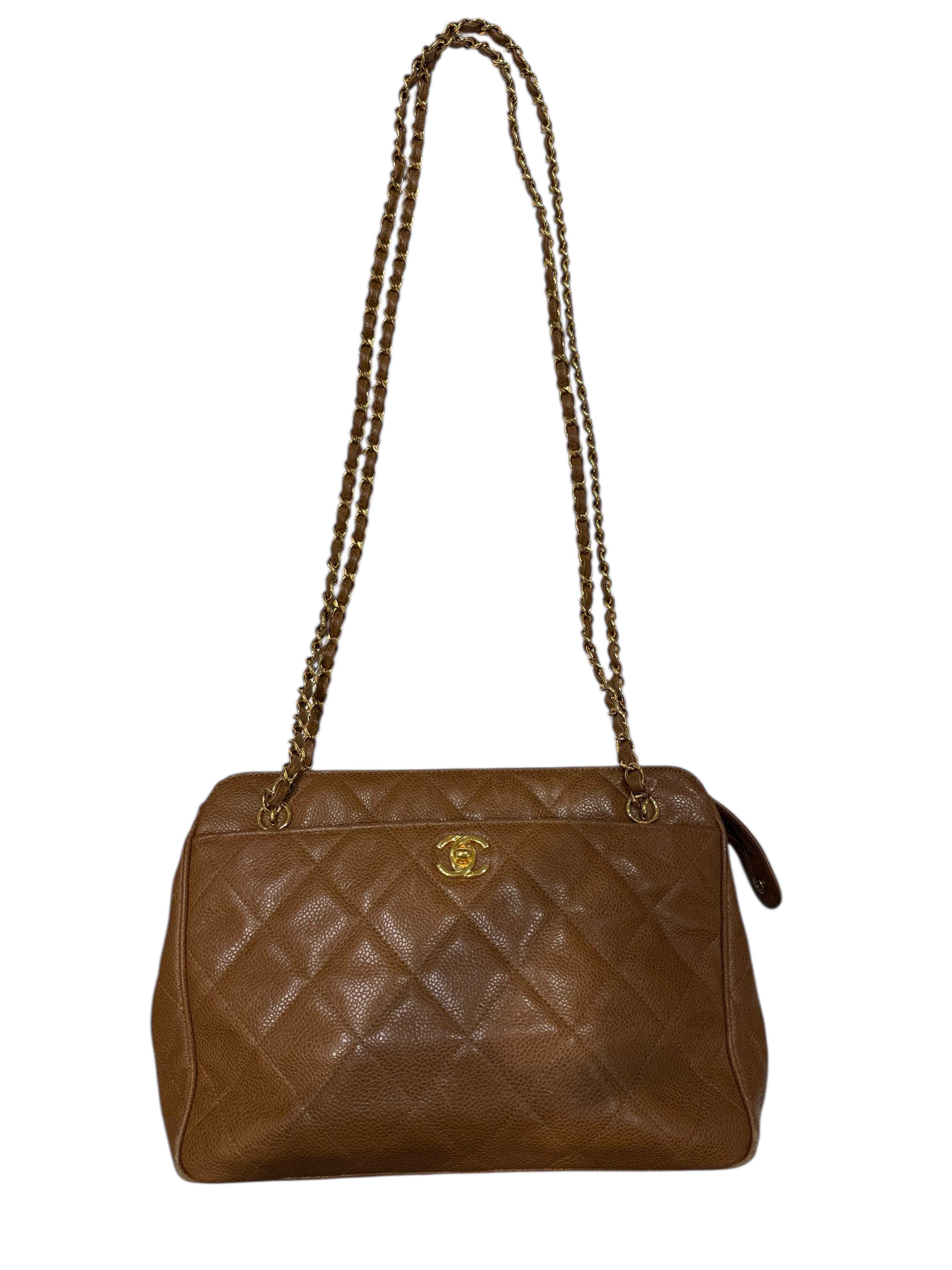 Chanel - Sac petit allongé mademoiselle vintage en cuir caviar camel