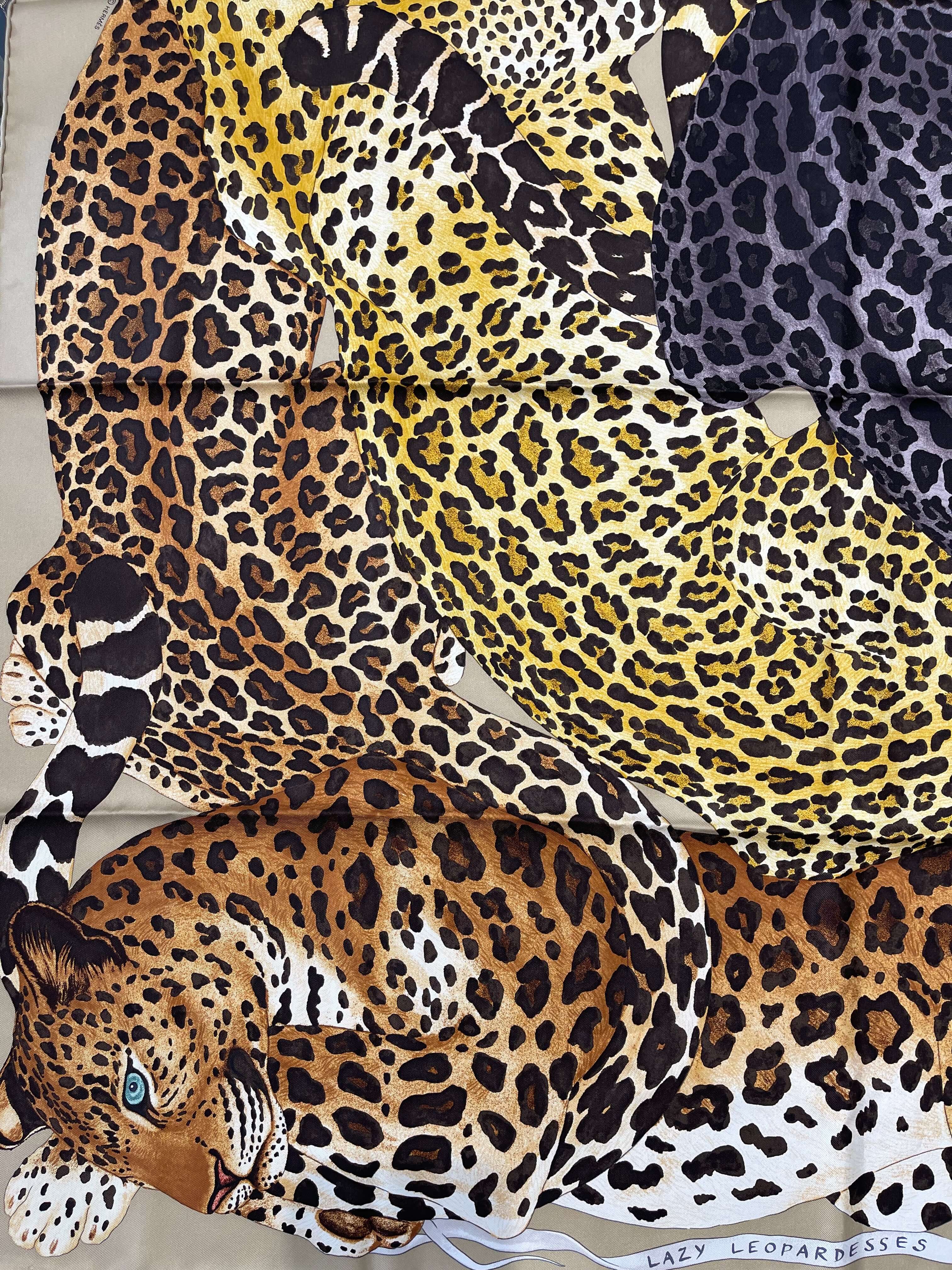 Hermès - Carré 90 « Lazy Leopardesses »