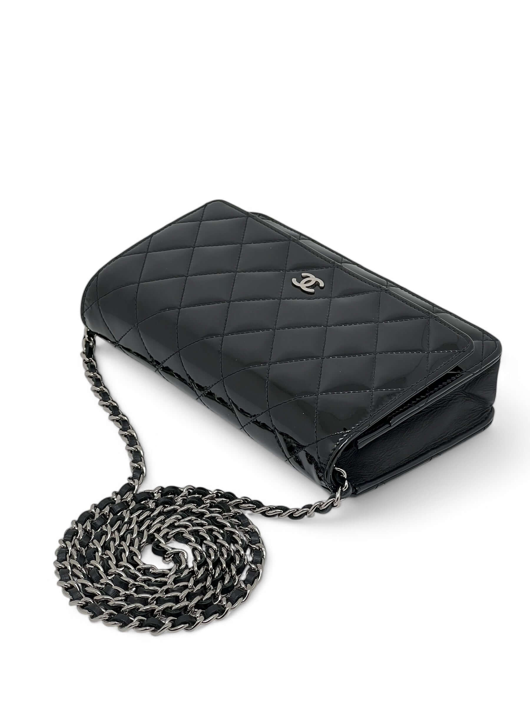 Chanel - Sac Wallet on chain en cuir vernis