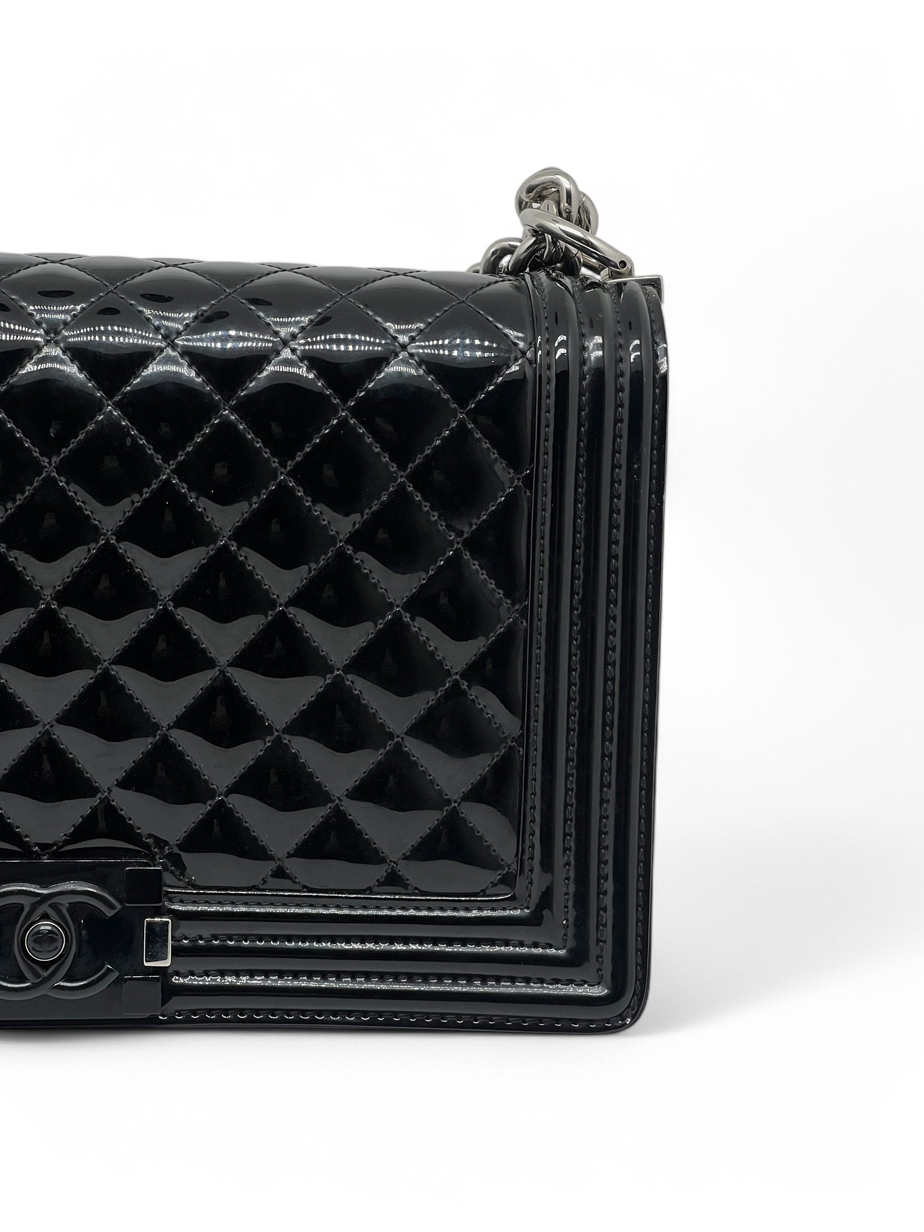 Chanel - Sac Boy Large en cuir verni