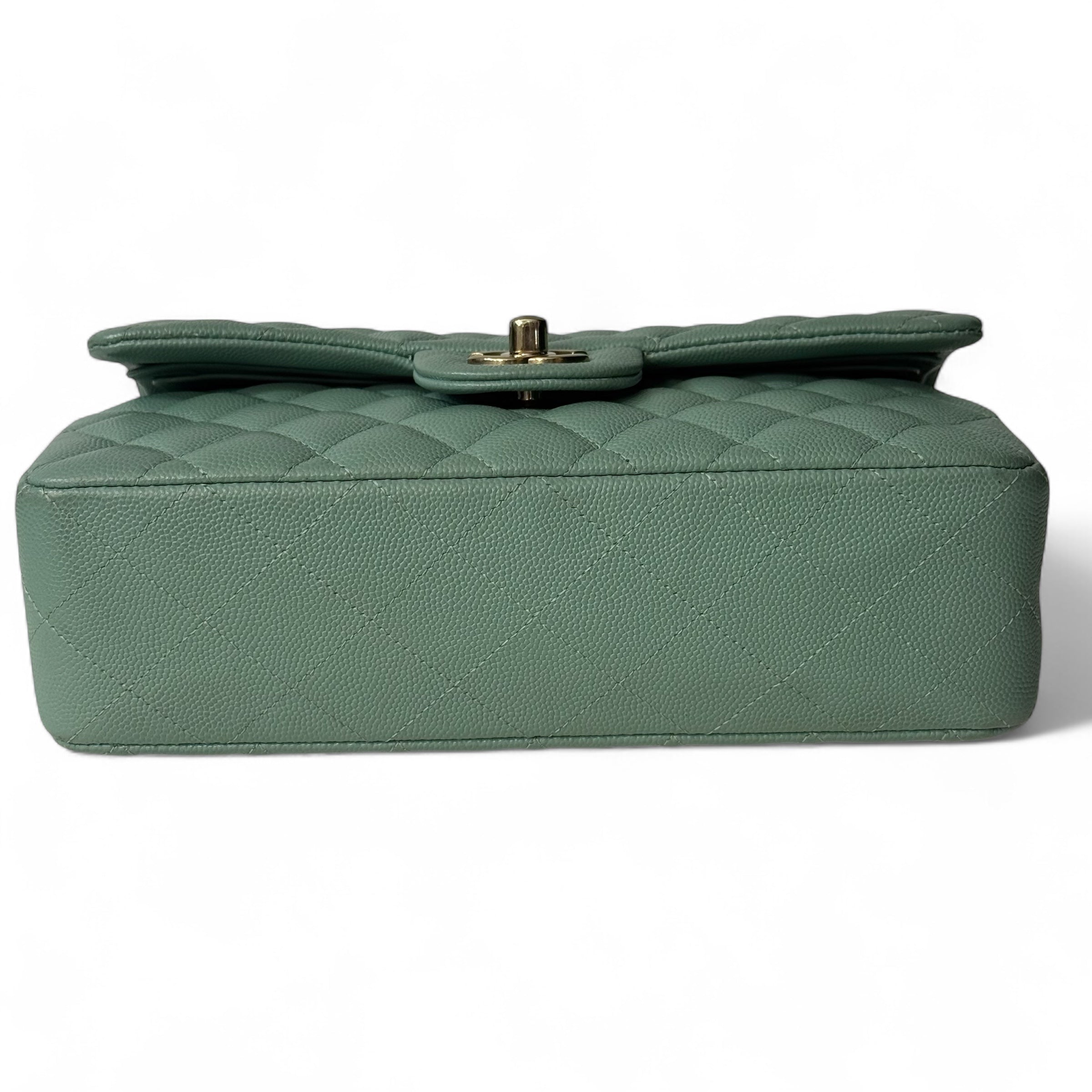 Chanel - Sac Timeless cuir caviar vert d’eau