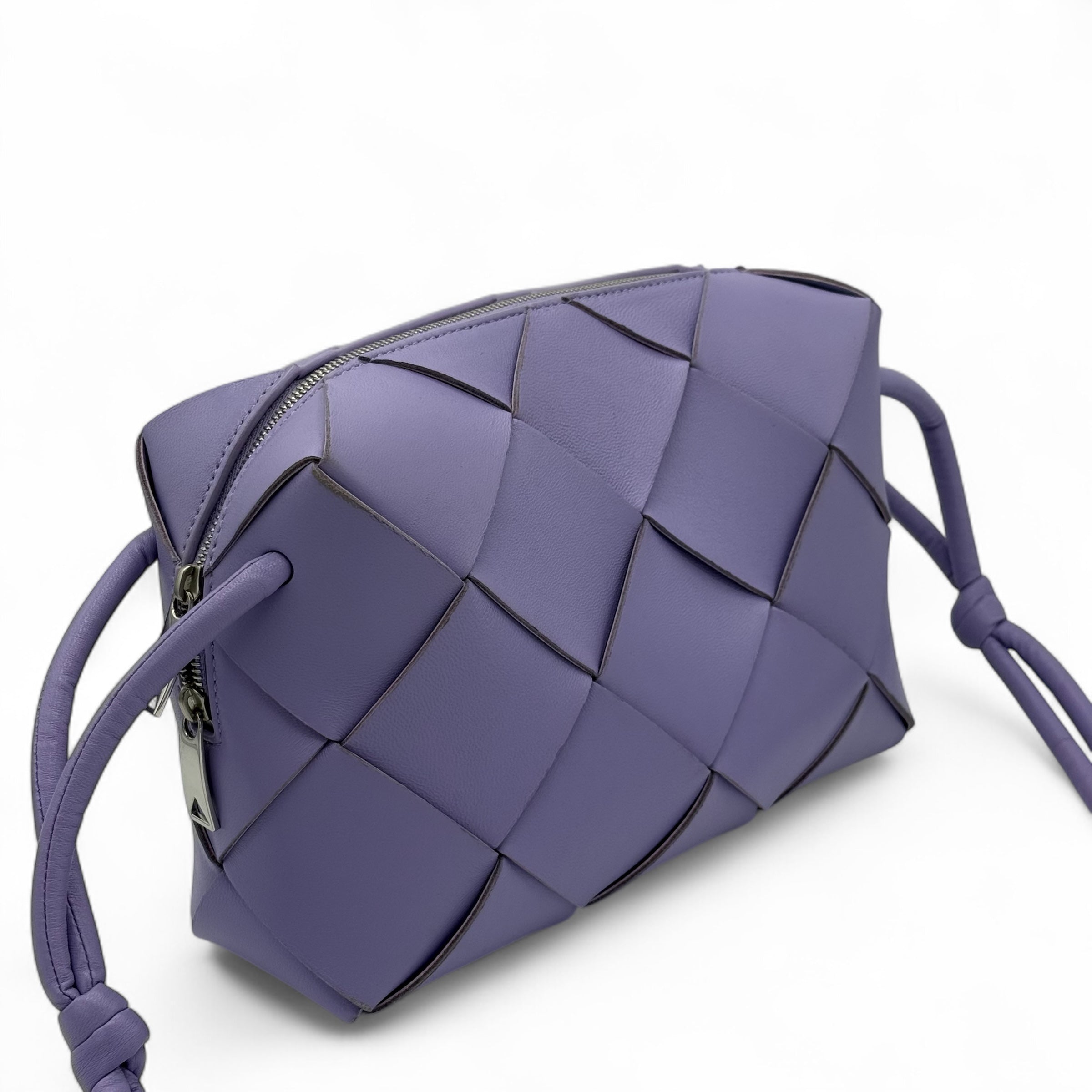 Bottega Veneta - Tasche aus fliederfarbenem Leder