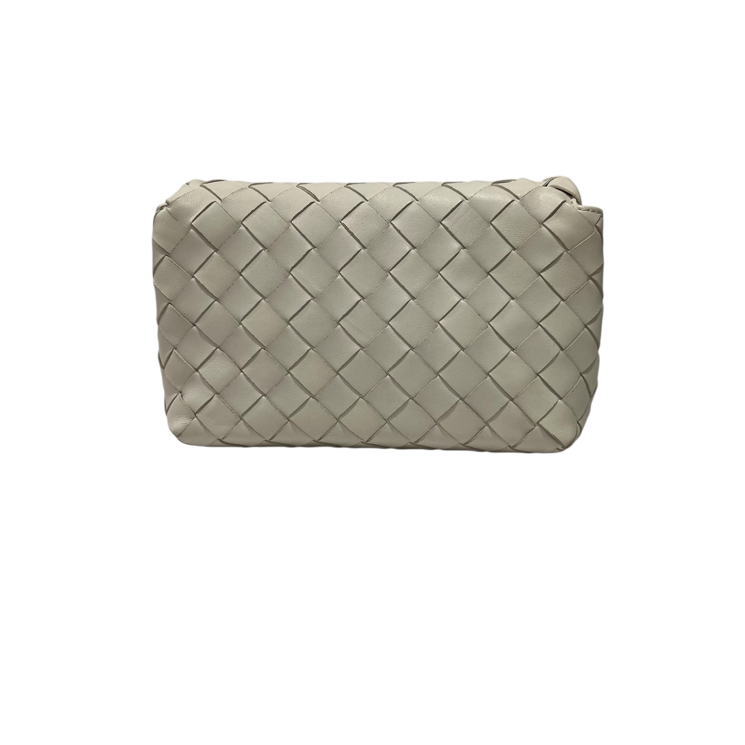 Bottega Veneta - Leder-Kameratasche Intrecciato