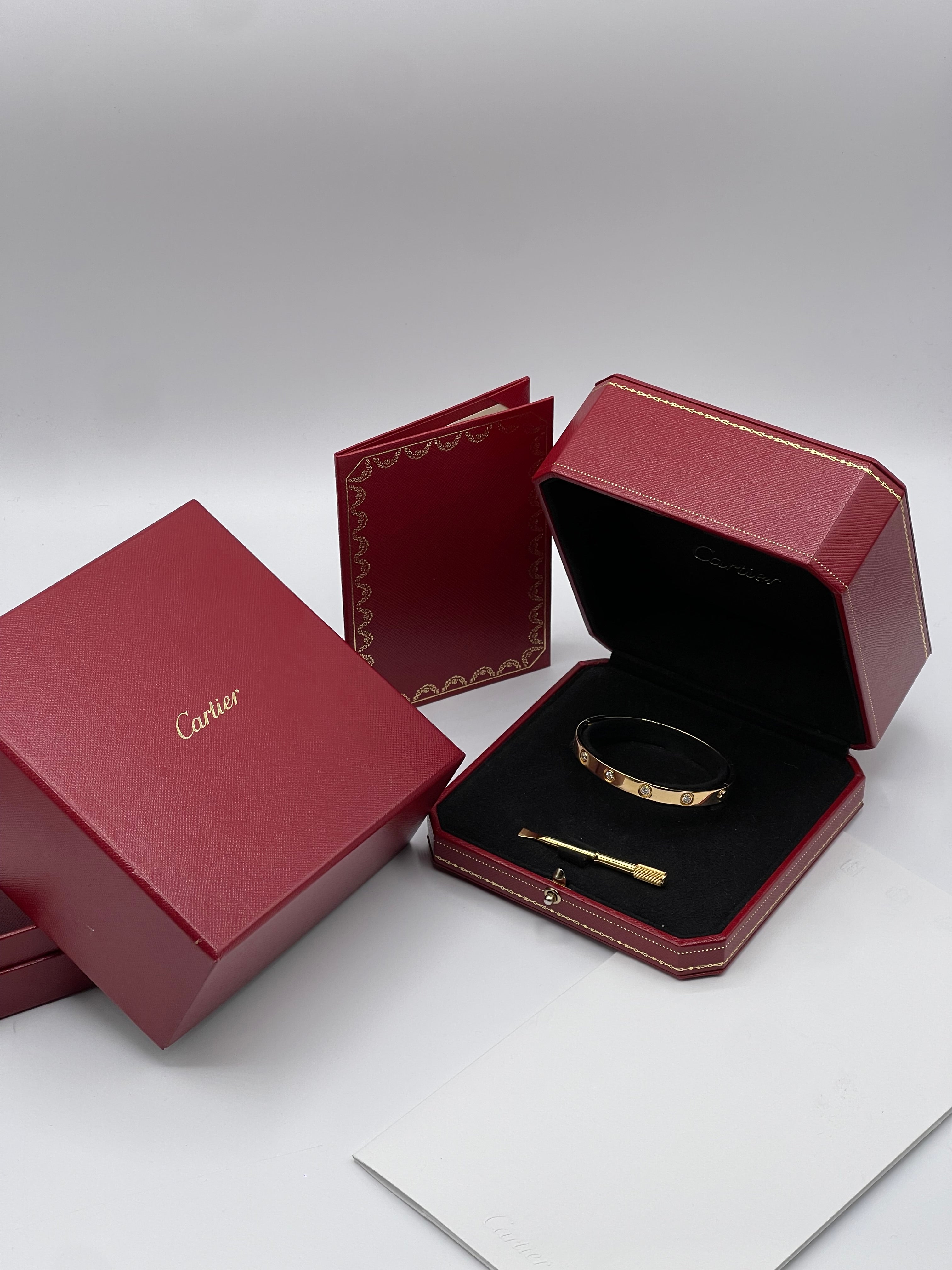 Cartier - Bracelet Love or jaune 10 diamants
