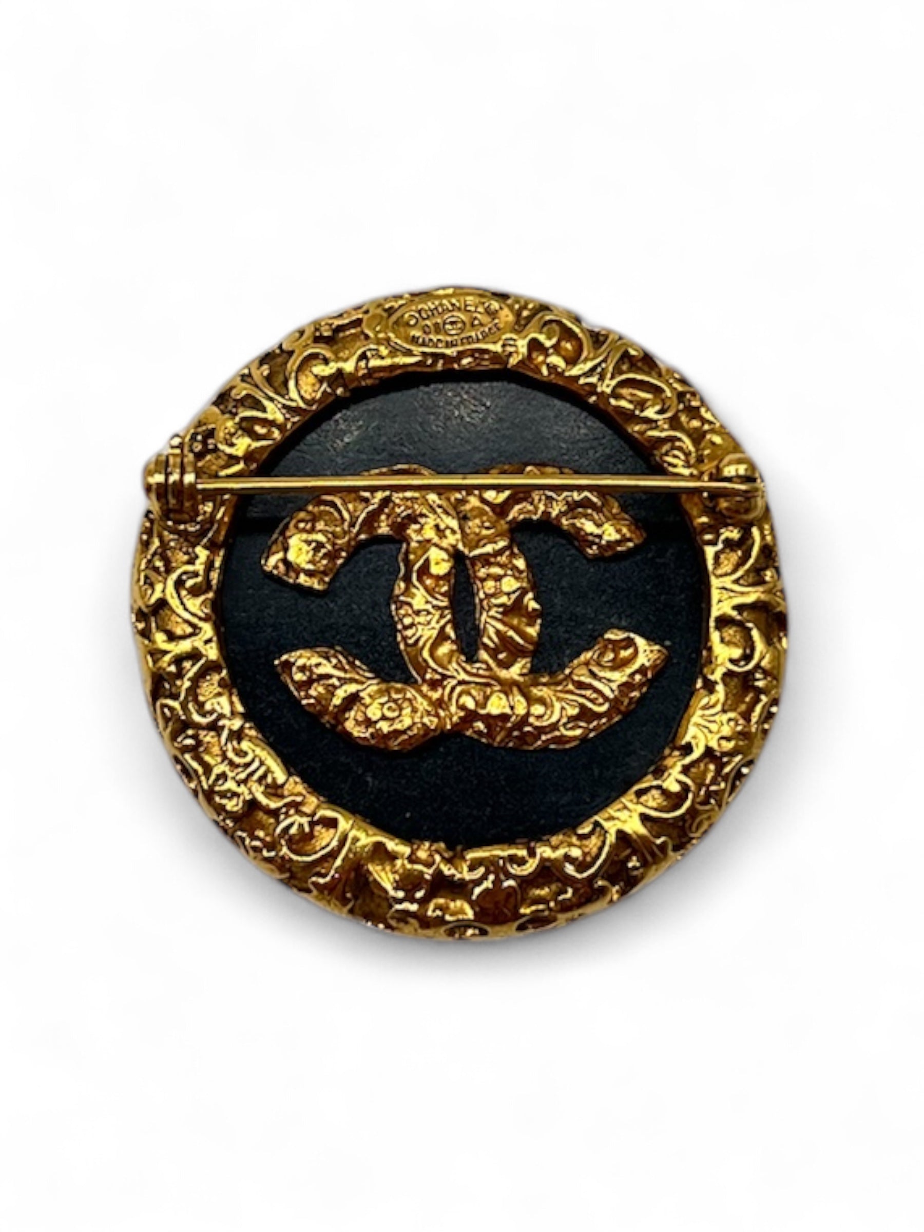 Chanel - Broche Cambon Lava