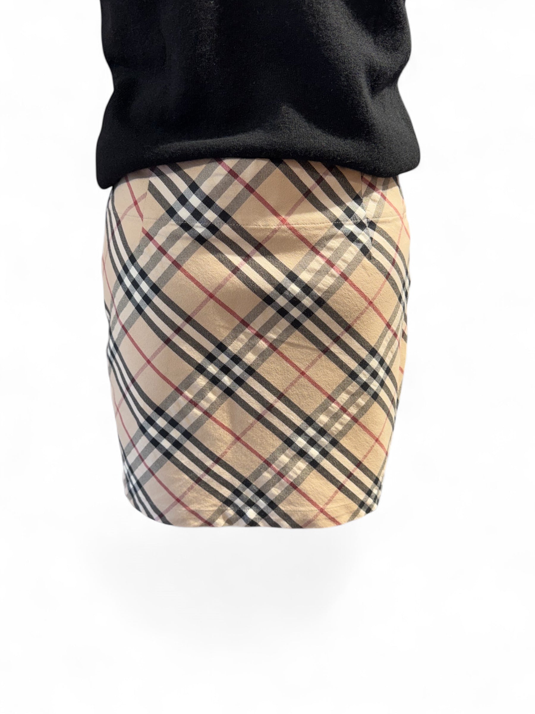 Burberry - Jupe Motif tartan T38