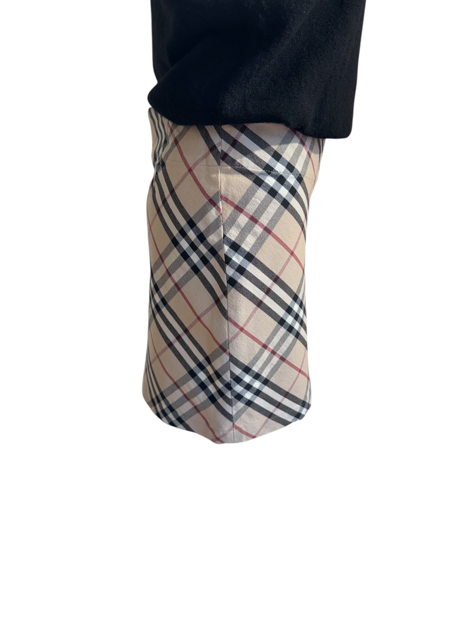 Burberry - Jupe Motif tartan T38